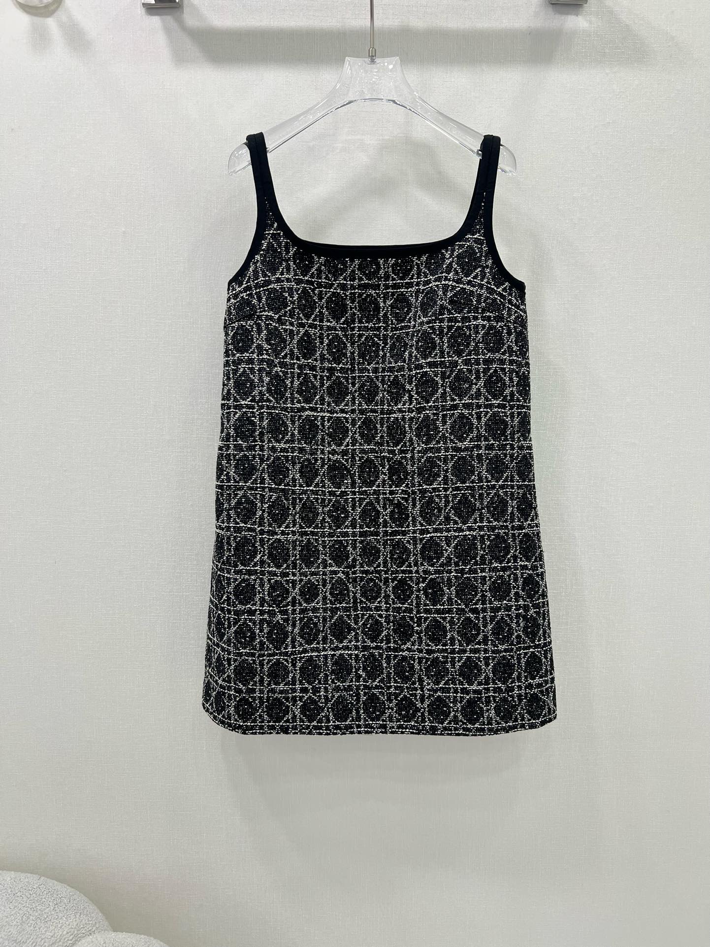 🔥🔥DIO*25秋冬新款藤格背心裙 定制提花材质 工艺处理 呈现出粗呢藤格纹肌理  垂坠性更添松弛感 彰