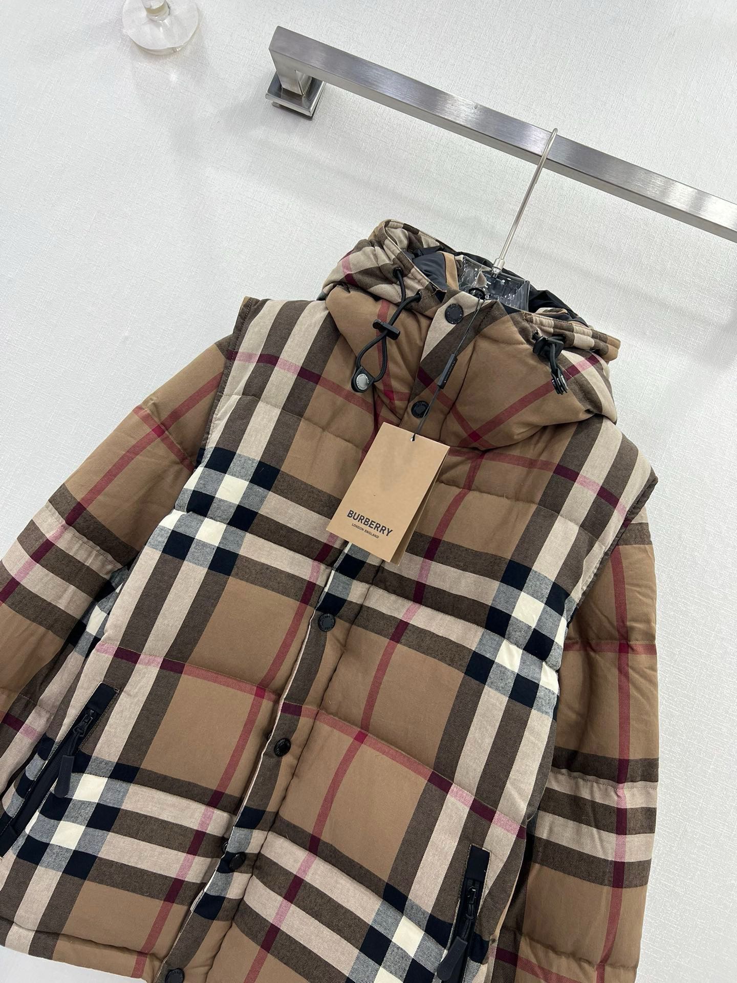 🔥🔥 Burberry/巴宝莉 25秋冬新格纹连帽羽绒服 袖子可拆卸❗当马甲穿， 一衣两穿，很实用！蓬松