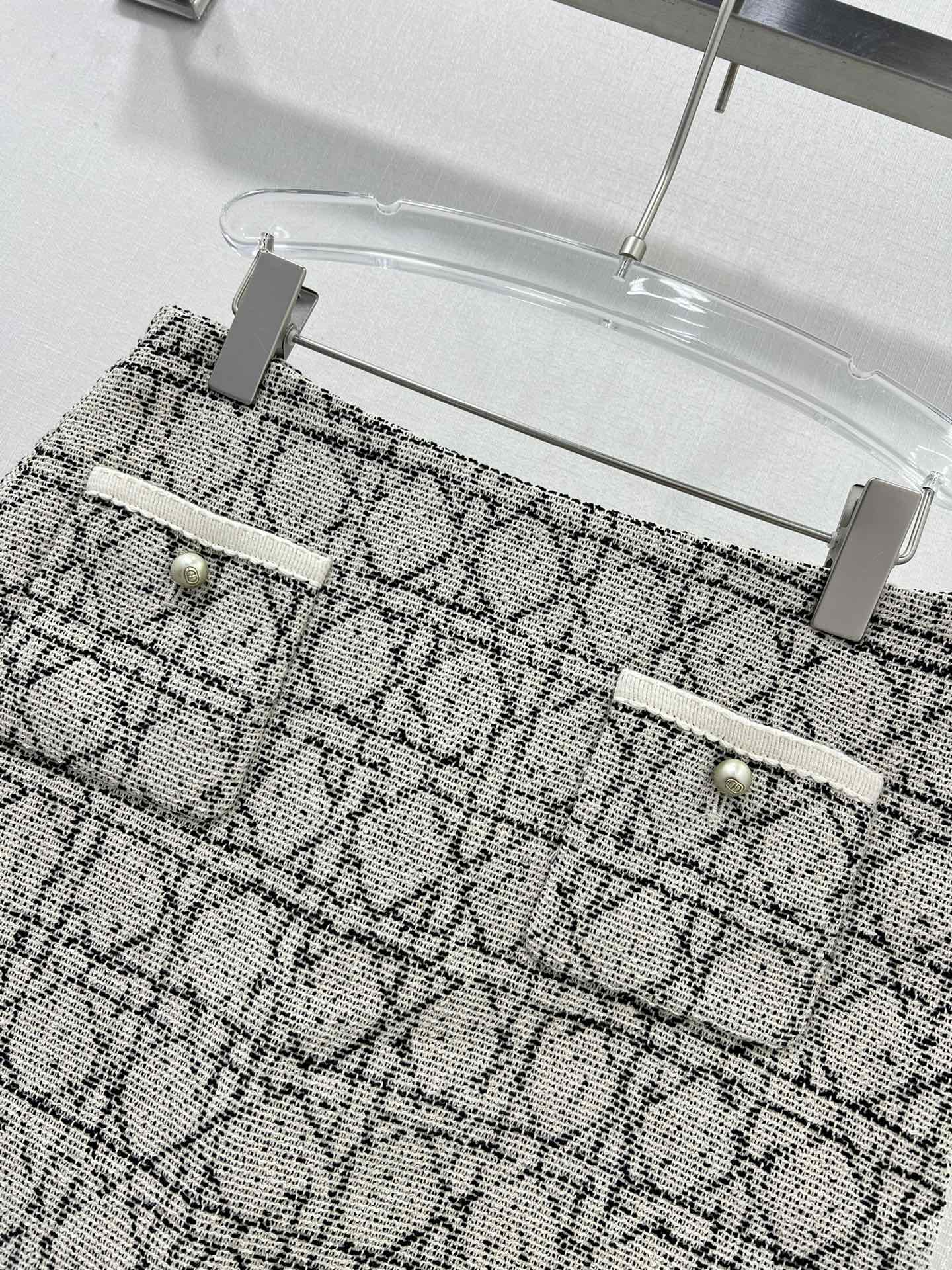 🔥🔥Dio* 25秋冬新款藤格提花半裙 经典戴妃藤格纹元素弥久珍藏，定制面料，漂亮的菱格图案，突显纹理感