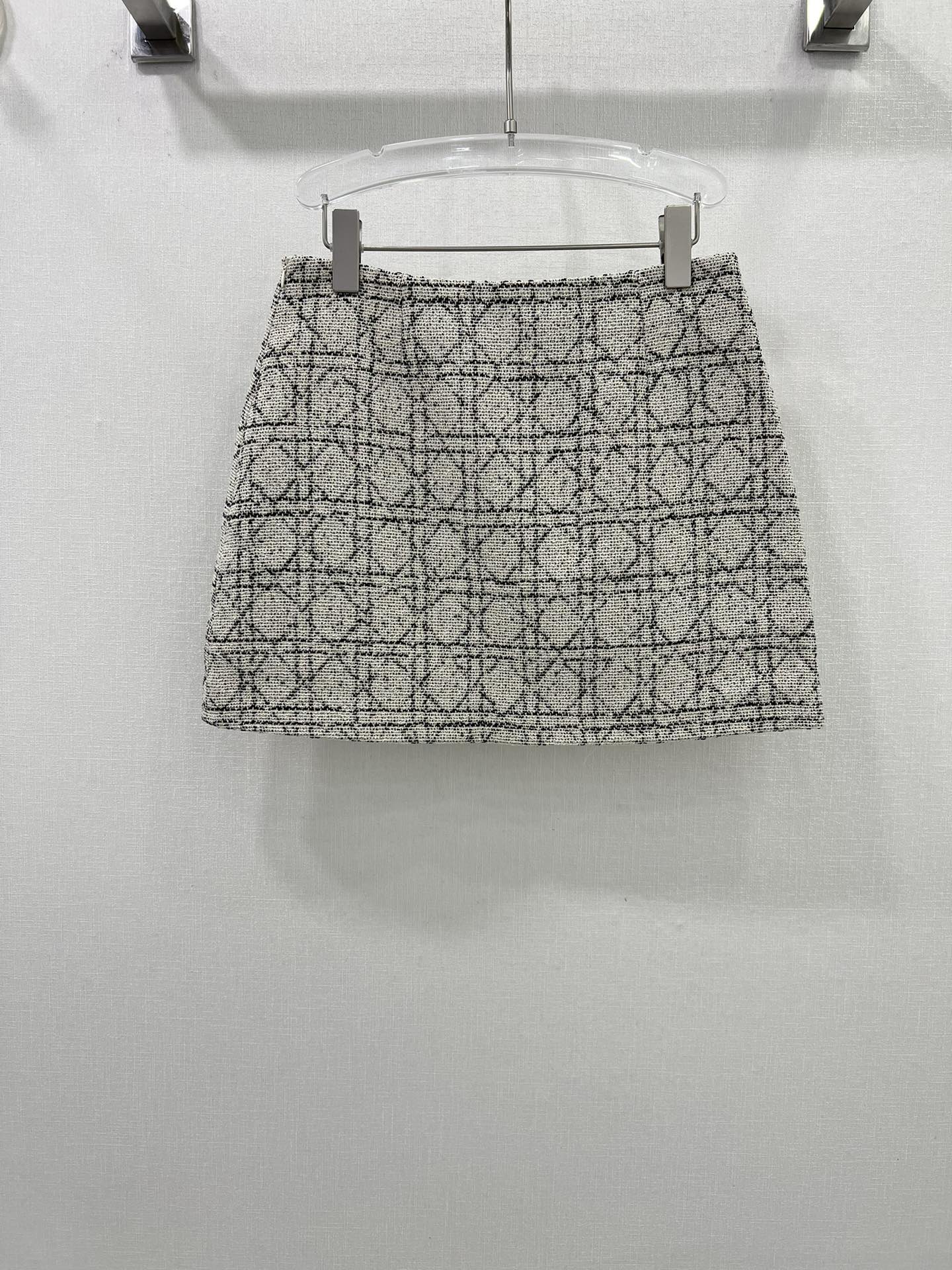 🔥🔥Dio* 25秋冬新款藤格提花半裙 经典戴妃藤格纹元素弥久珍藏，定制面料，漂亮的菱格图案，突显纹理感