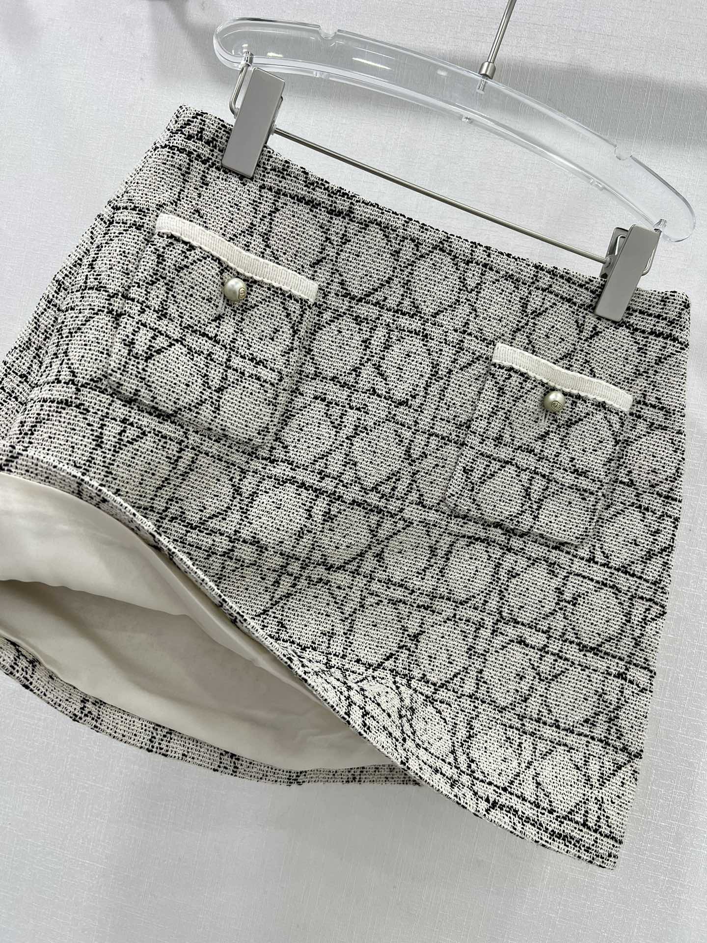 🔥🔥Dio* 25秋冬新款藤格提花半裙 经典戴妃藤格纹元素弥久珍藏，定制面料，漂亮的菱格图案，突显纹理感