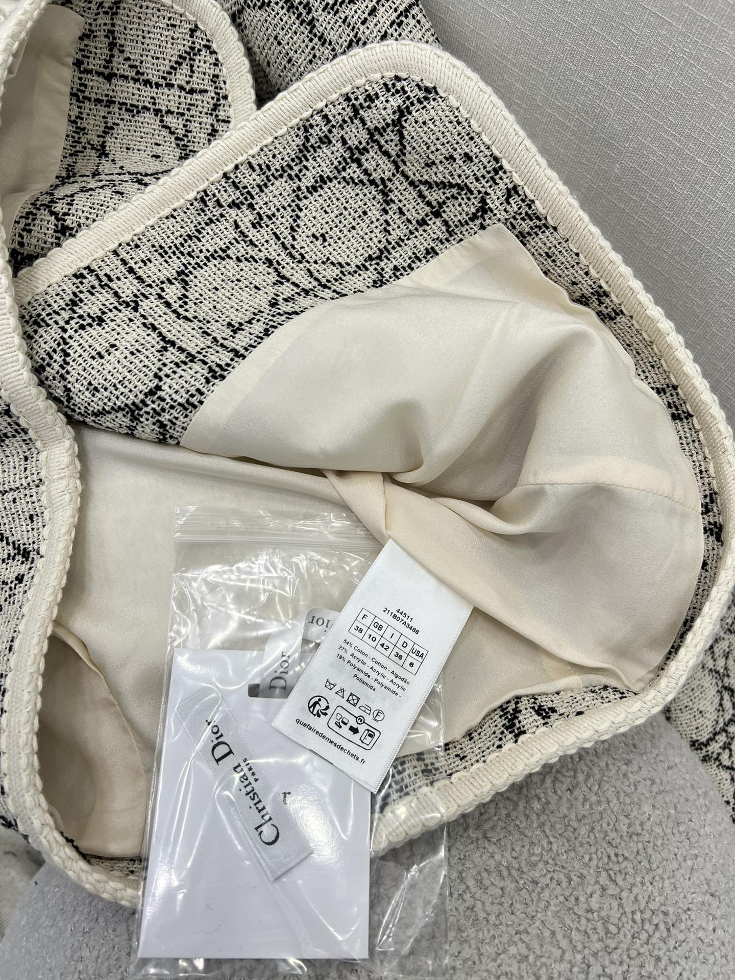 🔥🔥Dio* 25秋冬新款藤格外套 经典戴妃藤格纹元素弥久珍藏，定制面料，漂亮的菱格图案，突显纹理感简约