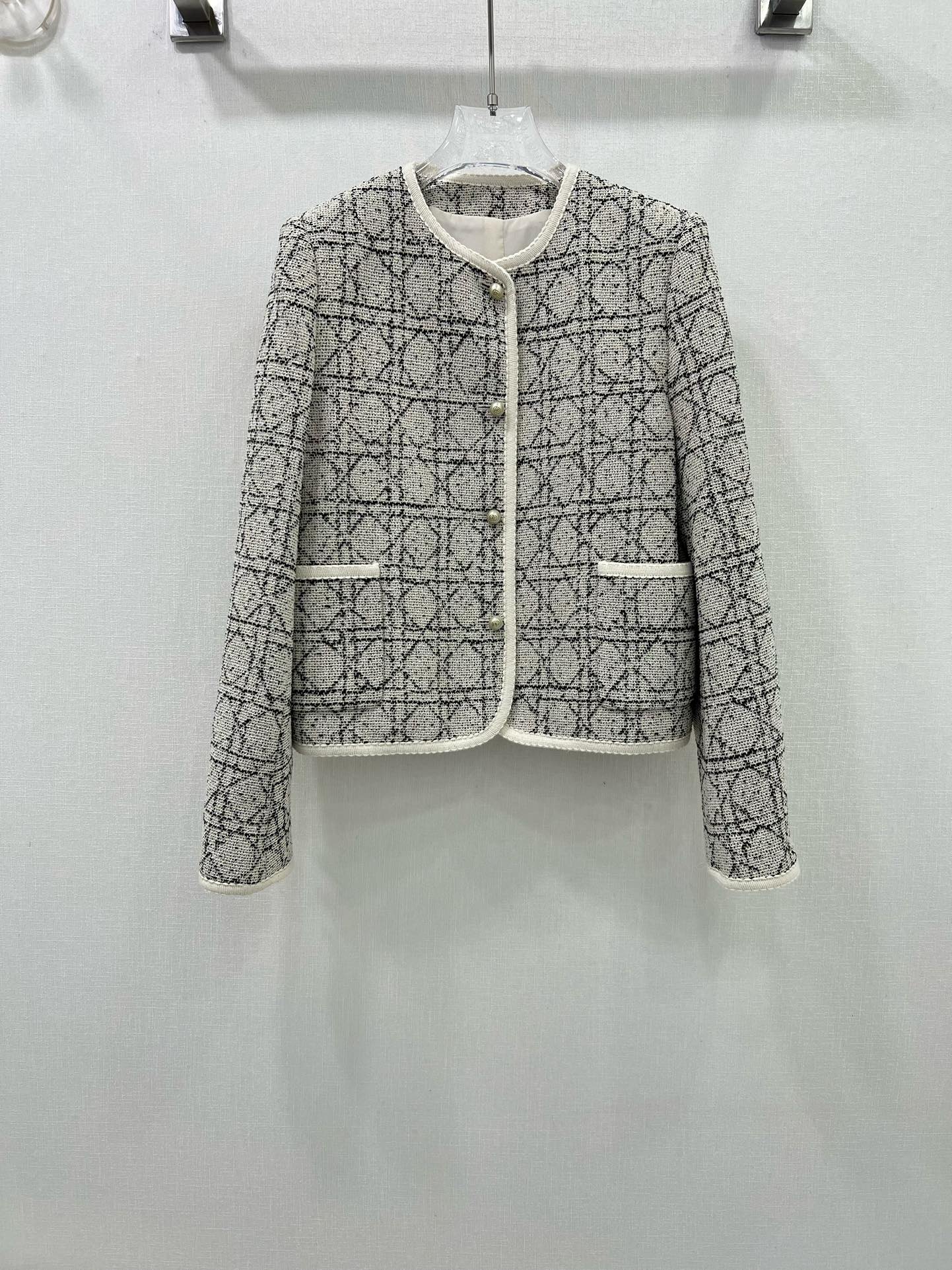 🔥🔥Dio* 25秋冬新款藤格外套 经典戴妃藤格纹元素弥久珍藏，定制面料，漂亮的菱格图案，突显纹理感简约