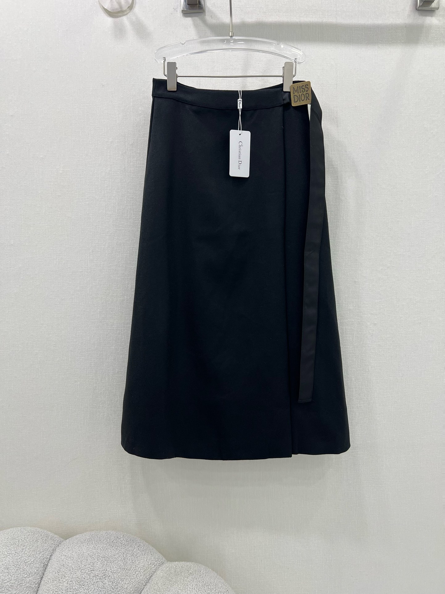 Is it illegal to buy dupe
 Dior AAAAA
 Clothing Skirts Gold Hardware Wool Fall/Winter Collection Vintage