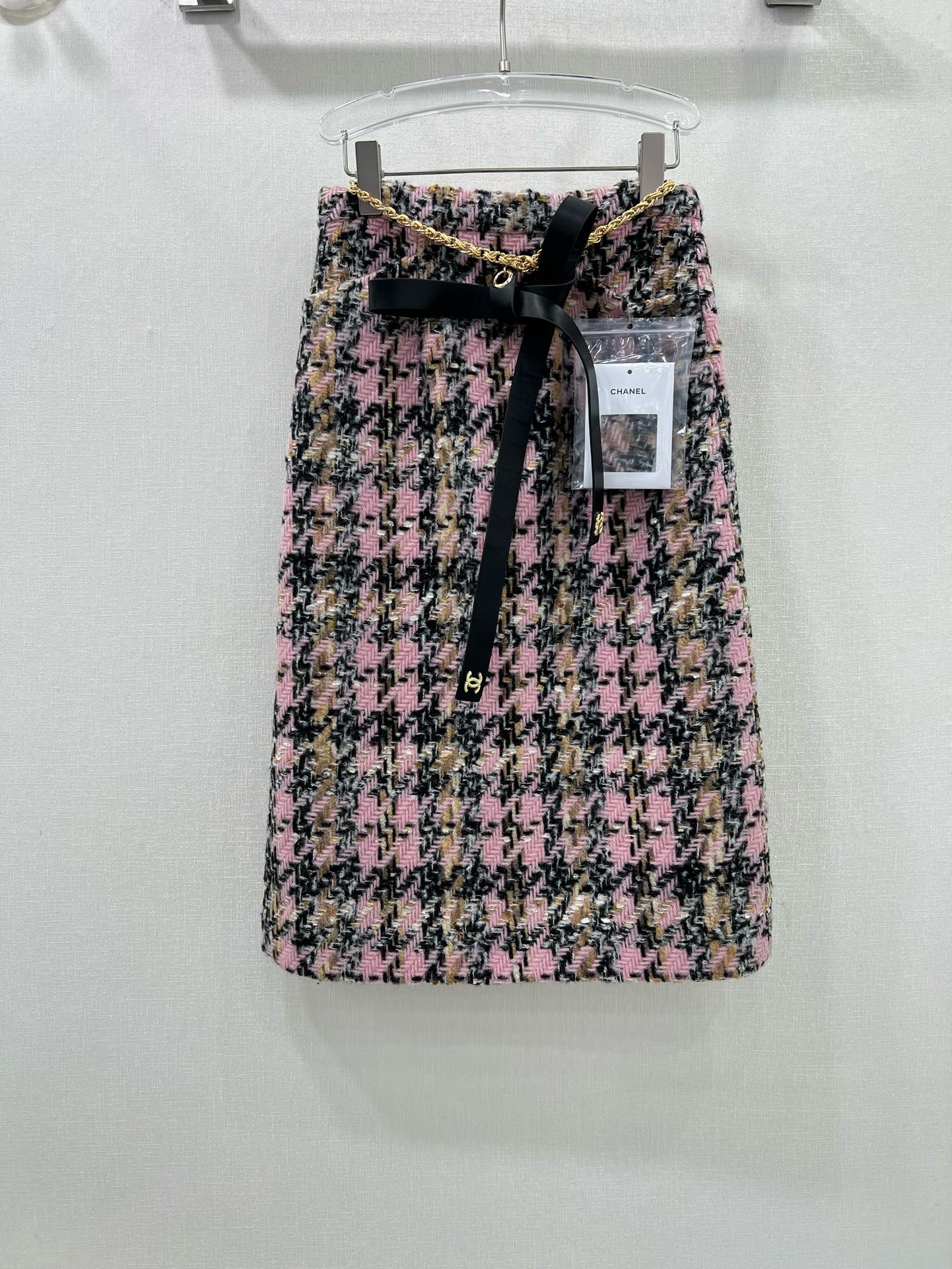 Chanel Ropa Faldas Negro Rosa Tejido Seda Lana Colección otoño – invierno Vintage Cadena