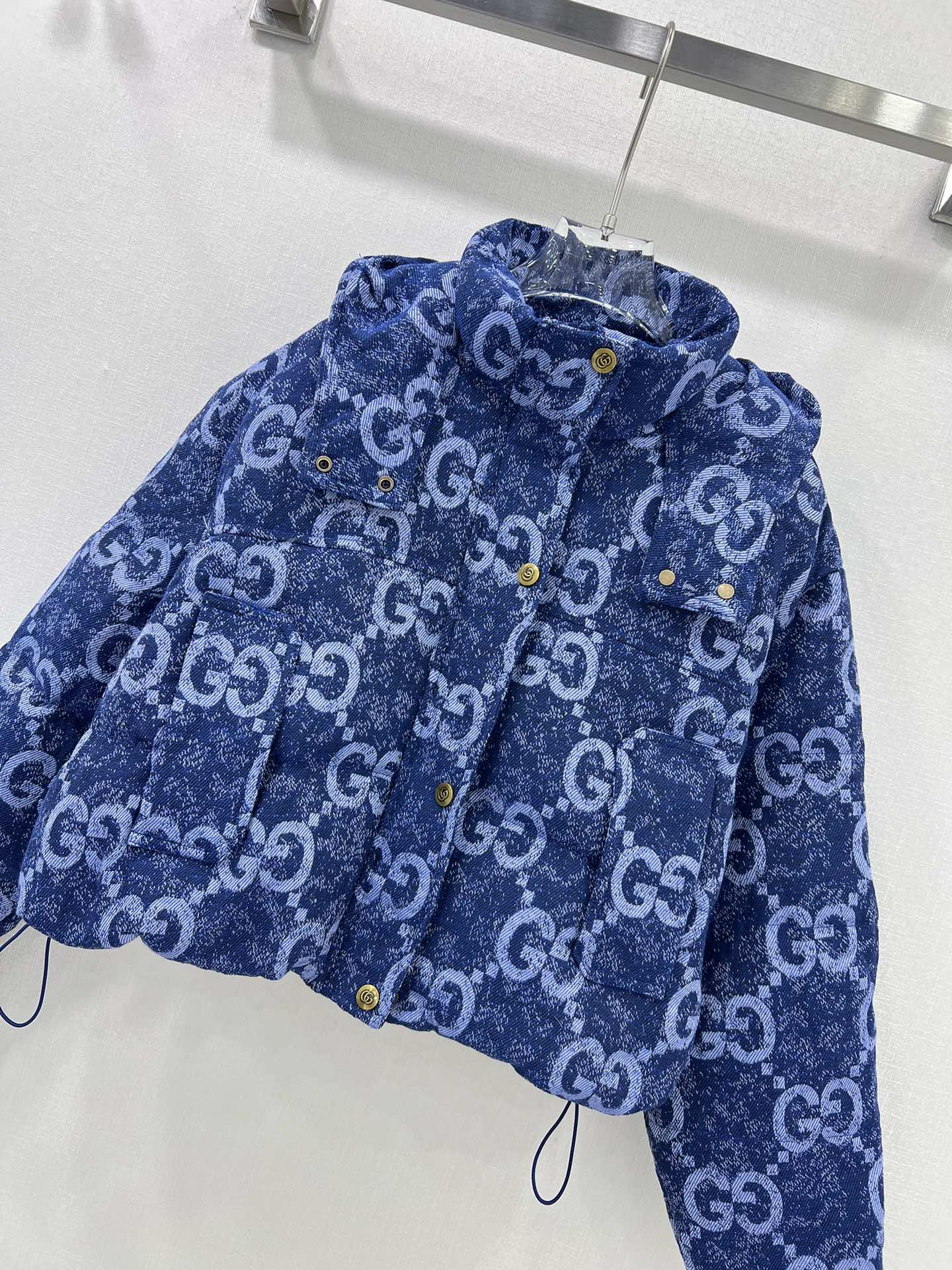 🔥🔥Gucc*25秋冬新款羽绒服 90白鸭绒 双g字母提花系列连帽撞色羽绒 满Logo印花 打造视觉层次