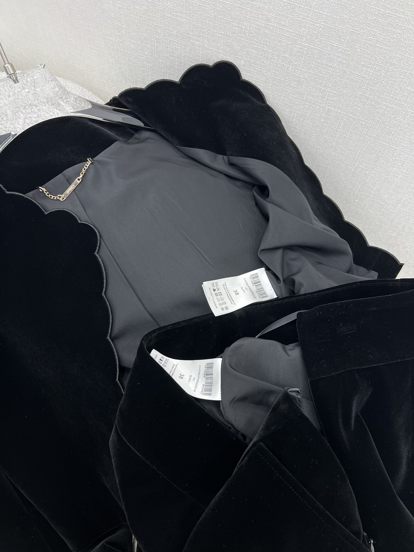 Velvet Long-Sleeved Suit Set with Elegant Details and Customizable Options - 图片 9
