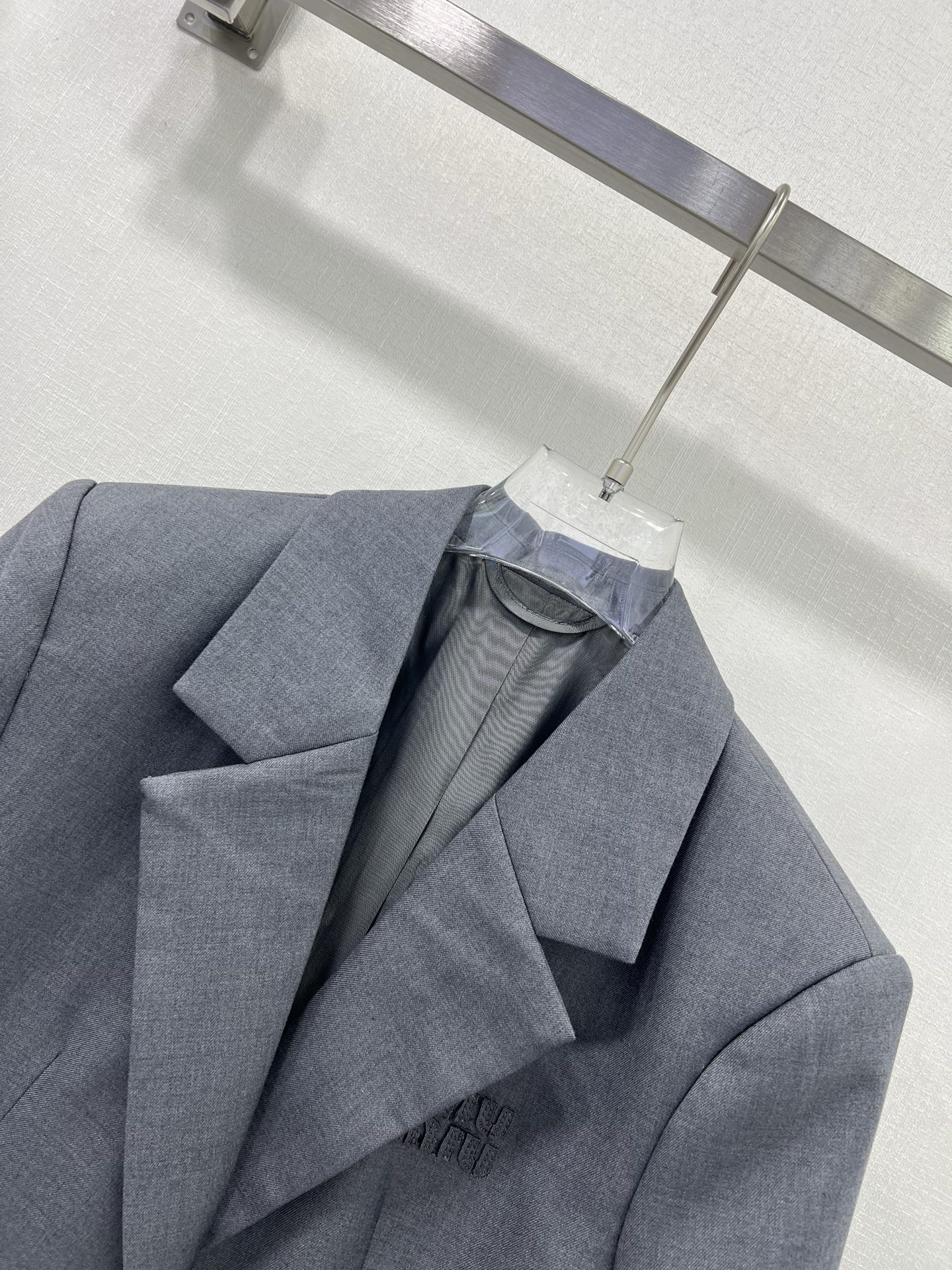 🔥🔥miumi*25新款新款缪假两件西装外套  高级老钱风配色 少女知识分子时髦风穿搭！老钱风假两件西装