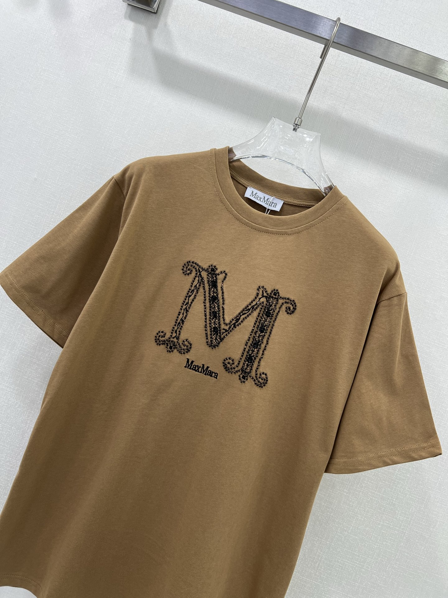 Max Mara P357 Dress: Stylish T-Shirt Pack with M-Letter Nail Embroidery for Summer Men - 图片 5