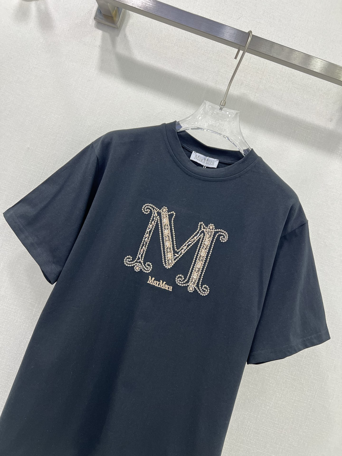 Max Mara’s P357 T-Shirt: Classic Style with Comfortable Fit for All Sizes - 图片 5