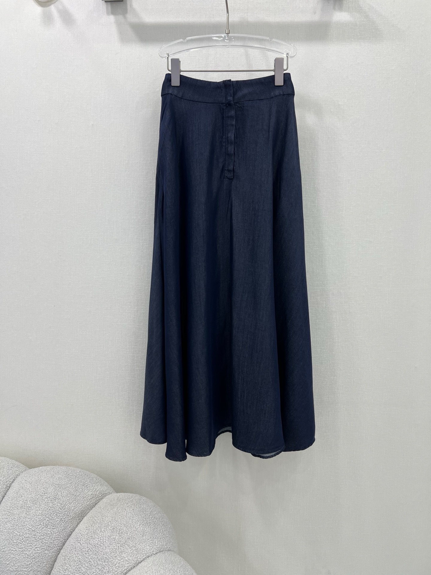 “Versatile Heavy-Skinned Female Dress: Timeless Style for All Seasons” - 图片 9