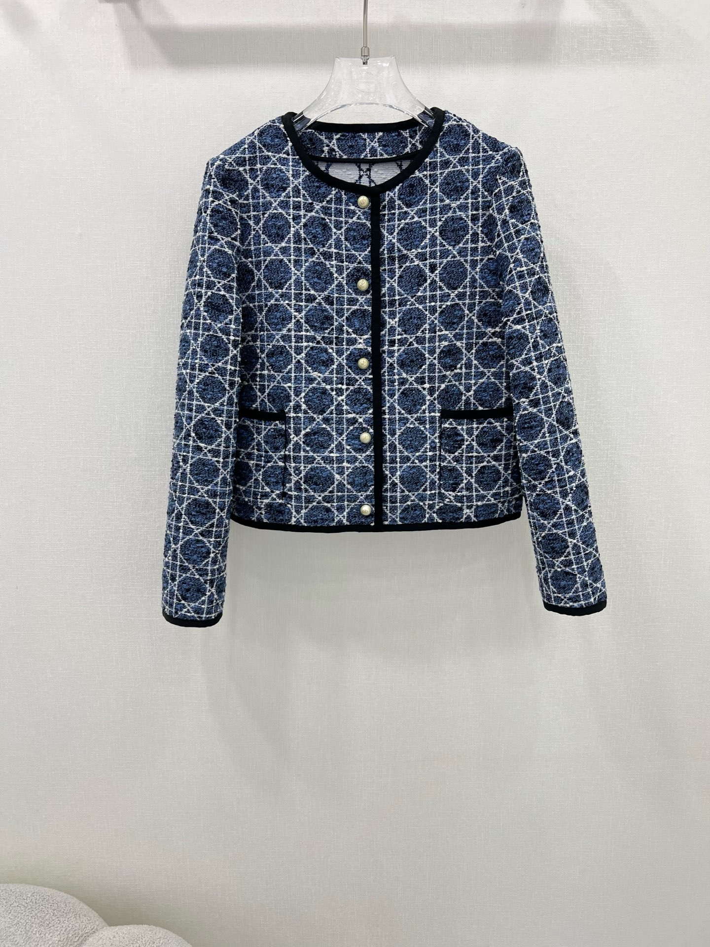 🔥🔥Dio*25新款藤格纹圆领洋装外套  定制YB进口粗纺毛呢材质  高级品相  正肩垫肩版型设计贴合身