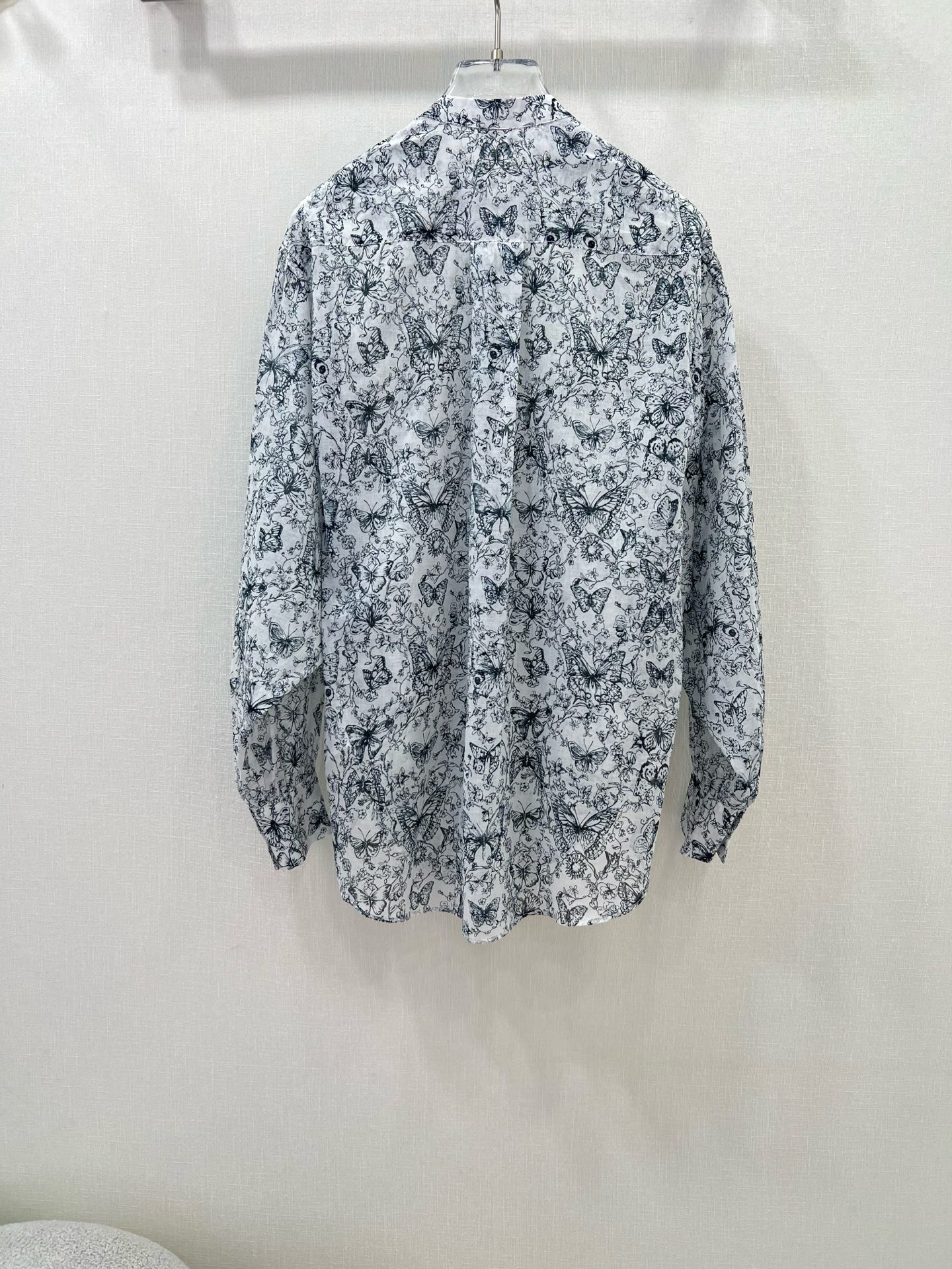 🔥🔥Dio*25新款纯棉衬衣  蝴蝶印花蝙蝠袖🦇长袖衬衫 手感柔软细腻有质感，上身舒适透气，质感非常好👍