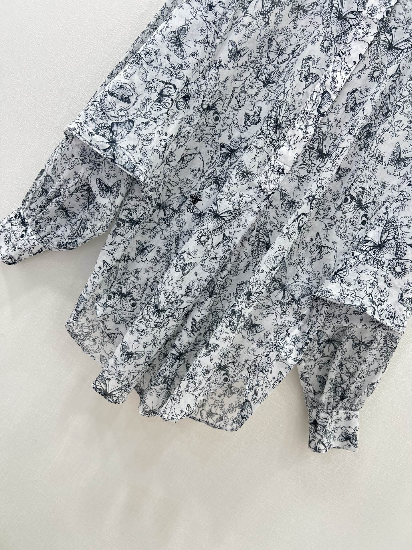 🔥🔥Dio*25新款纯棉衬衣  蝴蝶印花蝙蝠袖🦇长袖衬衫 手感柔软细腻有质感，上身舒适透气，质感非常好👍