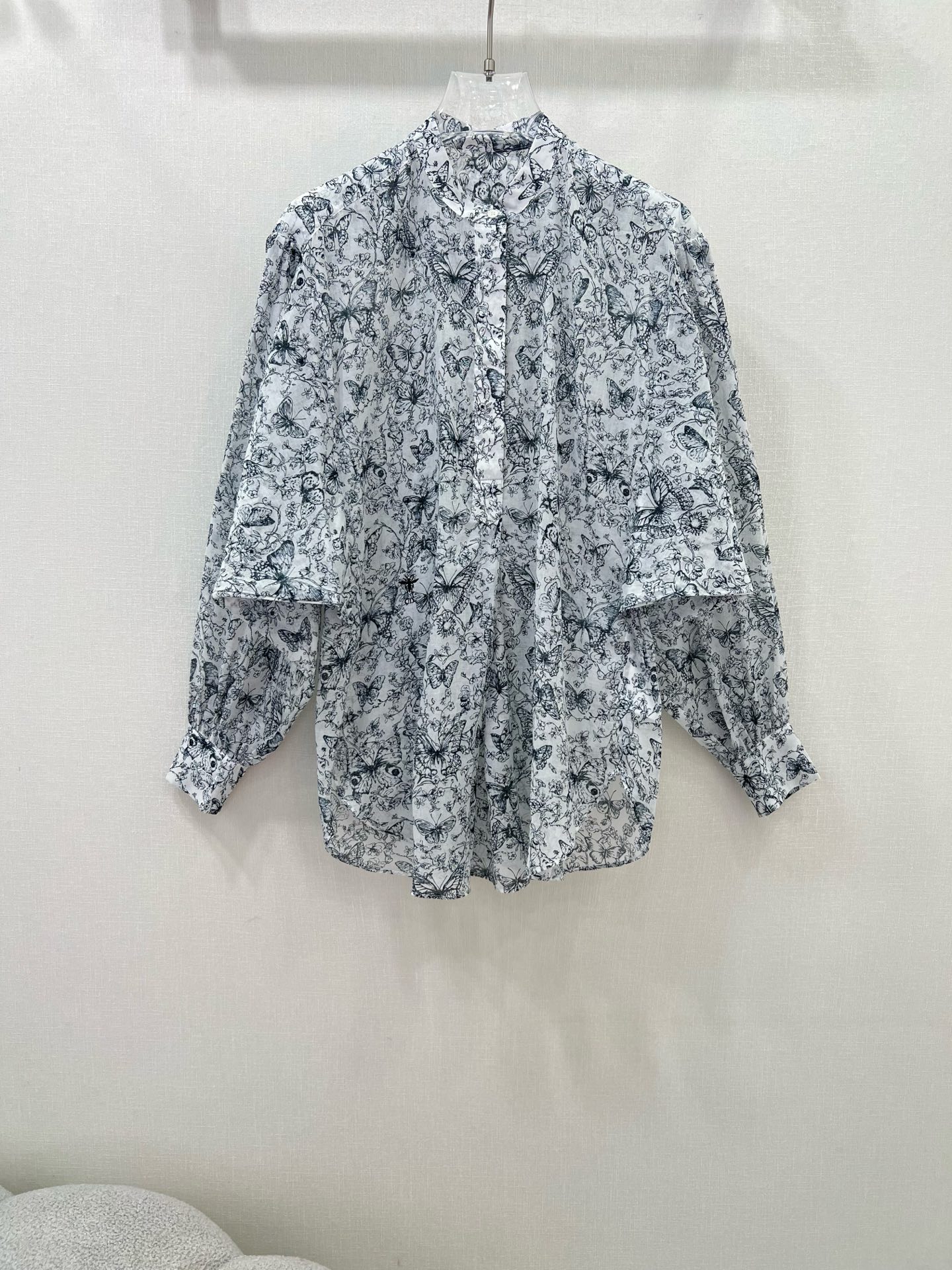 🔥🔥Dio*25新款纯棉衬衣  蝴蝶印花蝙蝠袖🦇长袖衬衫 手感柔软细腻有质感，上身舒适透气，质感非常好👍