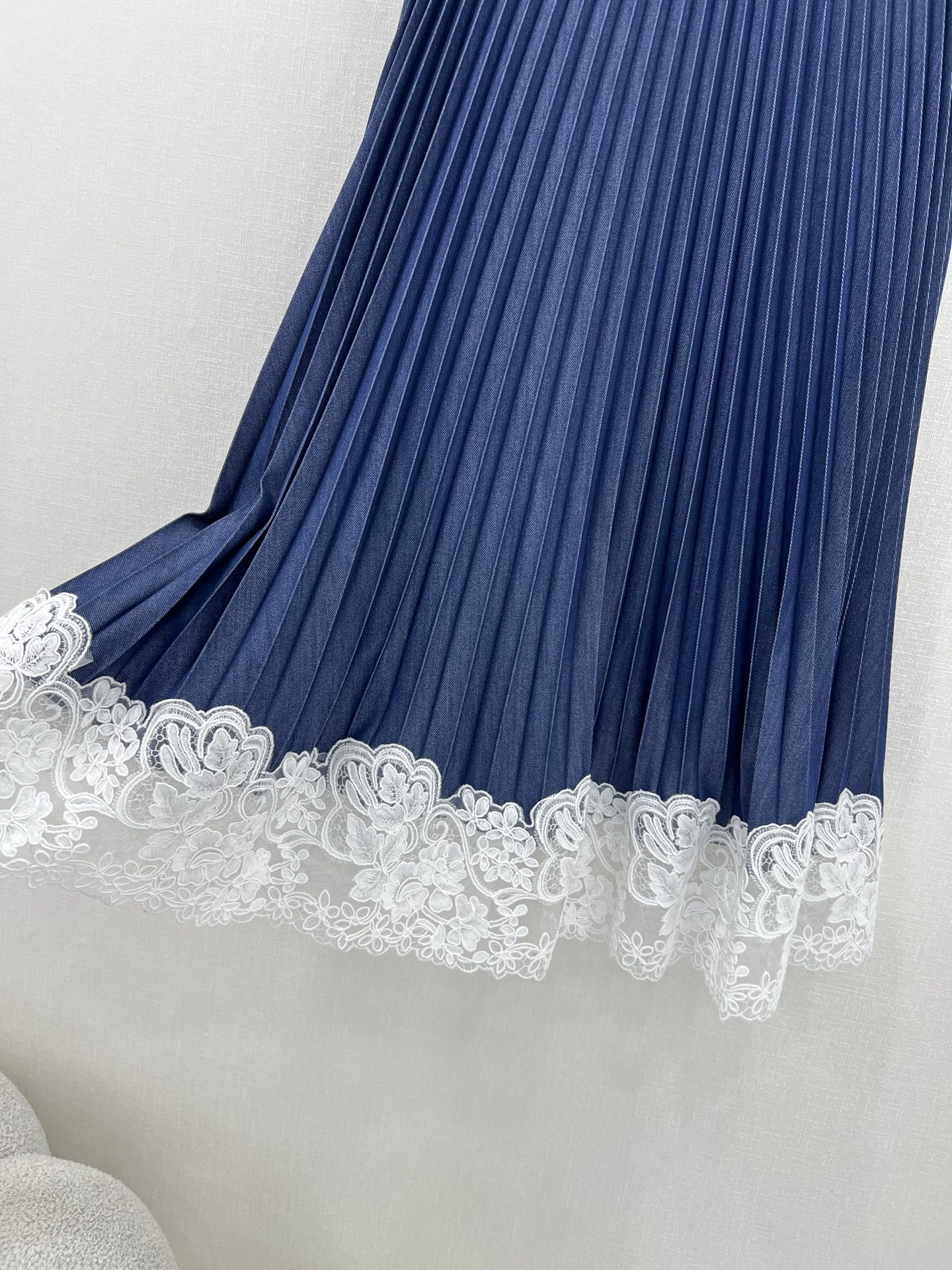 Ermanno Scervino: Lace King’s Custom Cowboy Fashion with Embroidered Flair - 图片 5