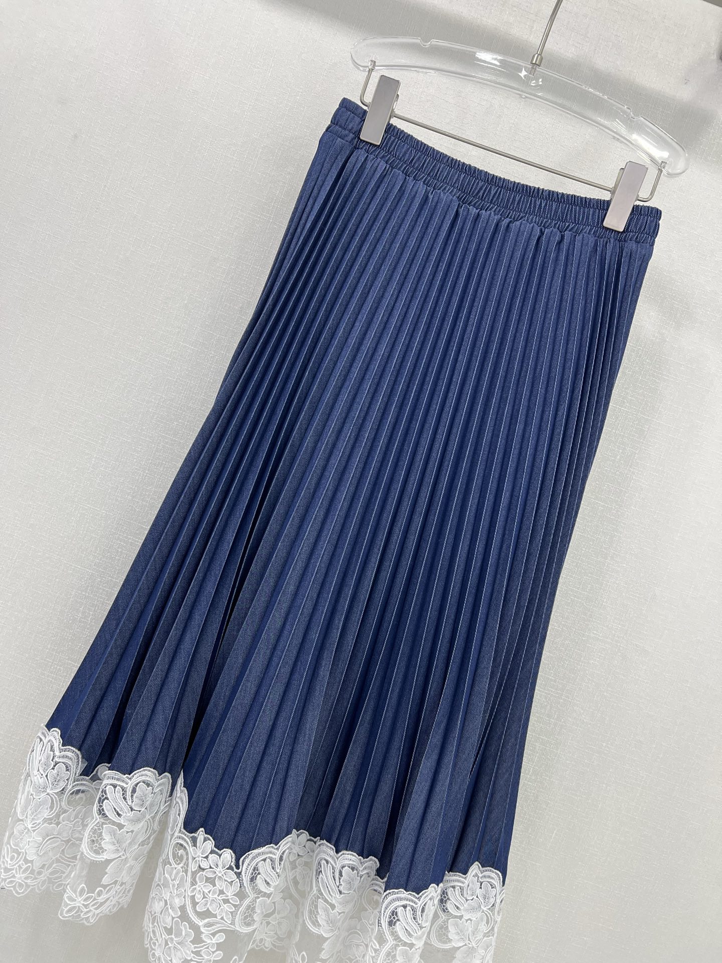 Ermanno Scervino: Lace King’s Custom Cowboy Fashion with Embroidered Flair - 图片 4