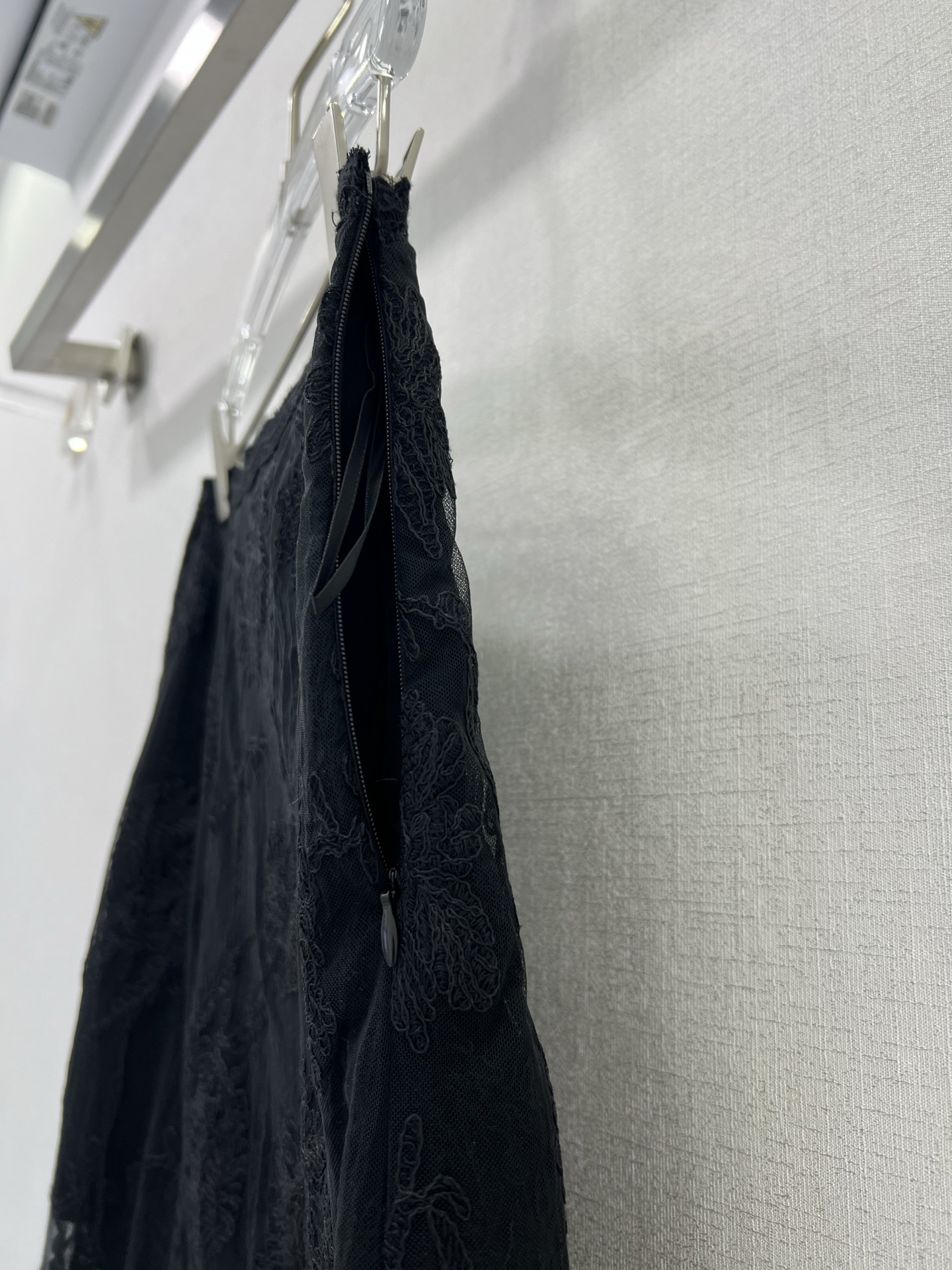 French Lace Half-Dress by P1139: Ermanno Scervino Pack Adds Elegance and Style - 图片 7