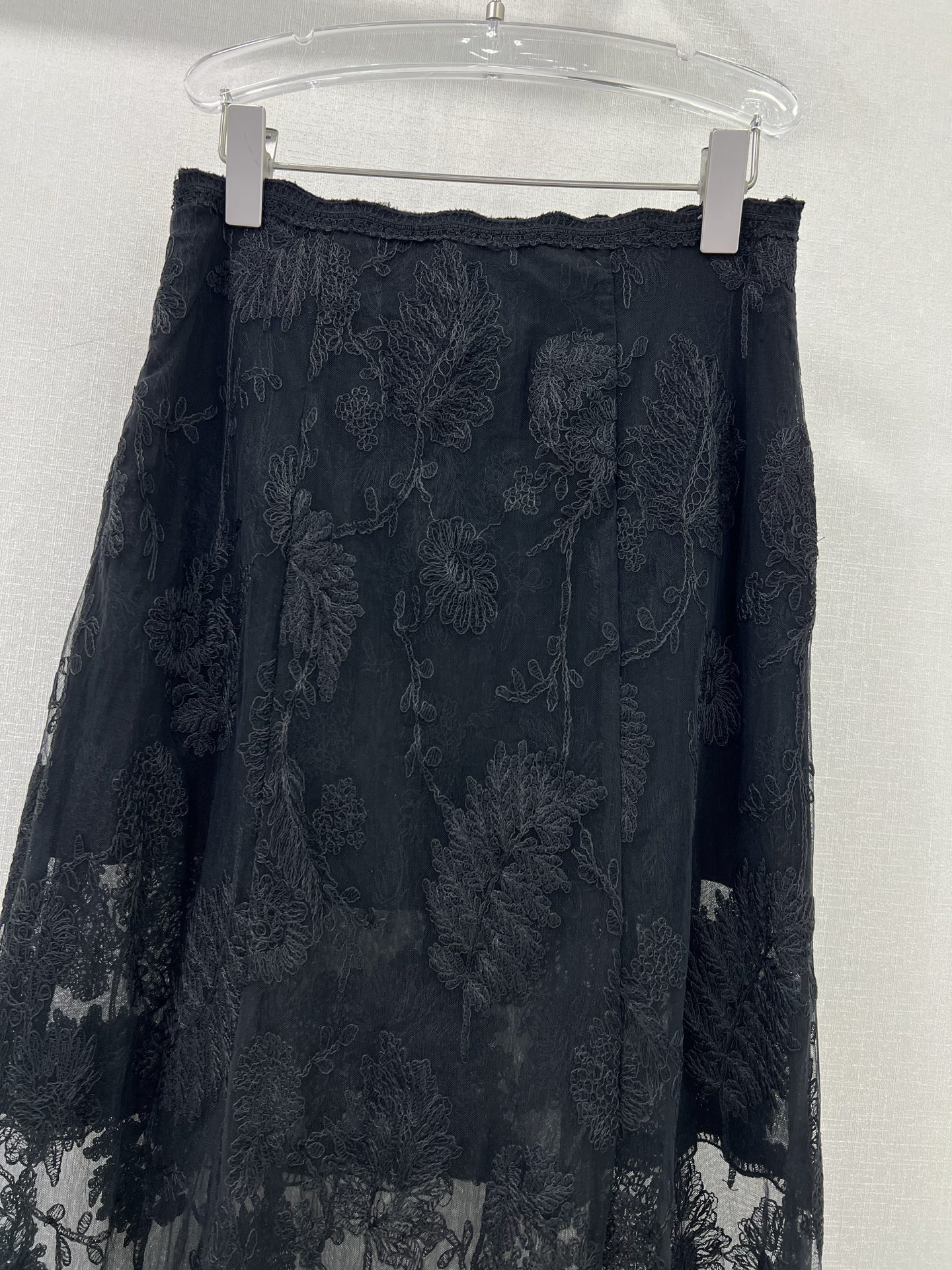 French Lace Half-Dress by P1139: Ermanno Scervino Pack Adds Elegance and Style - 图片 2