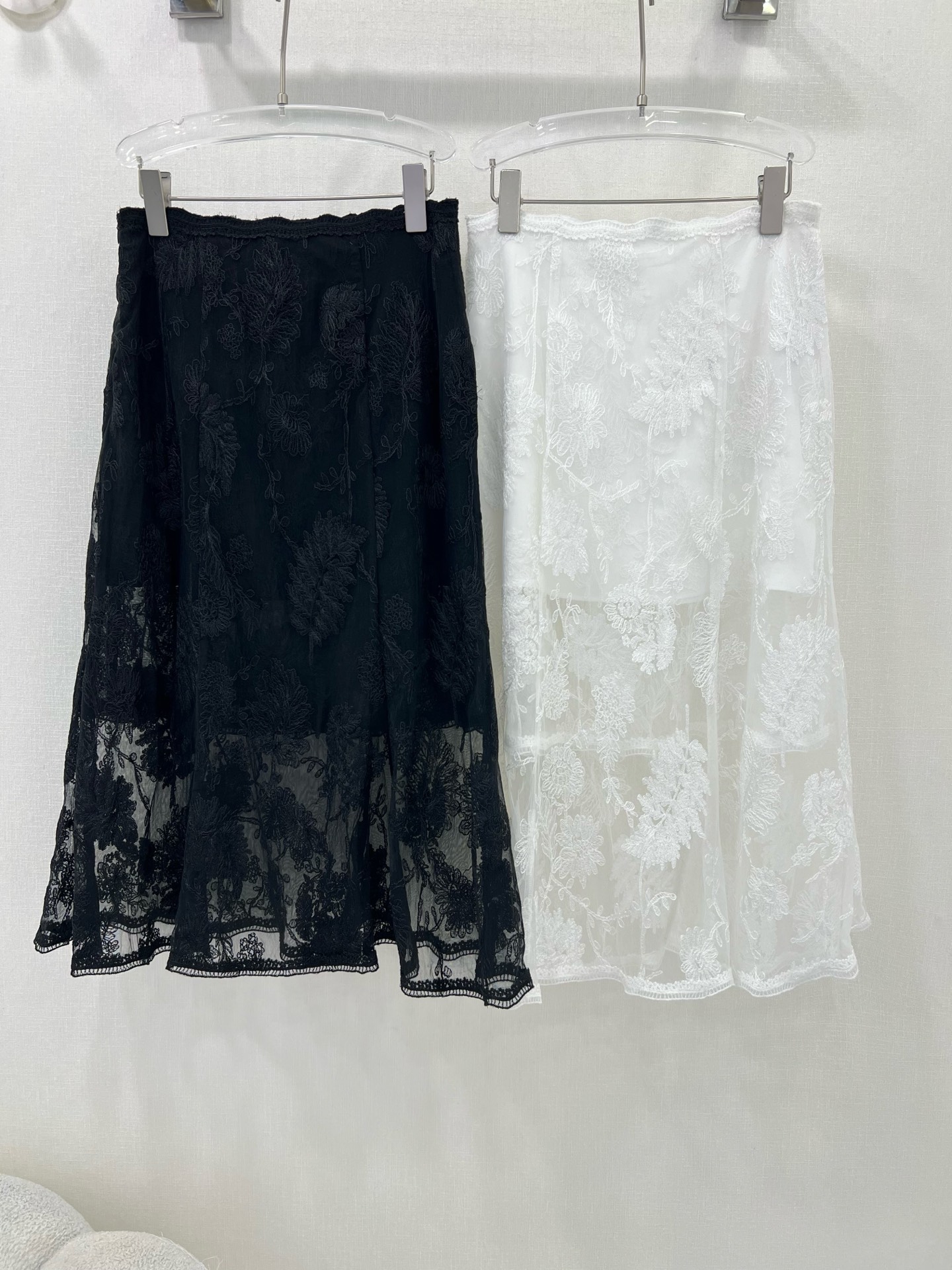 French Lace Half-Dress by P1139: Ermanno Scervino Pack Adds Elegance and Style - 图片 9