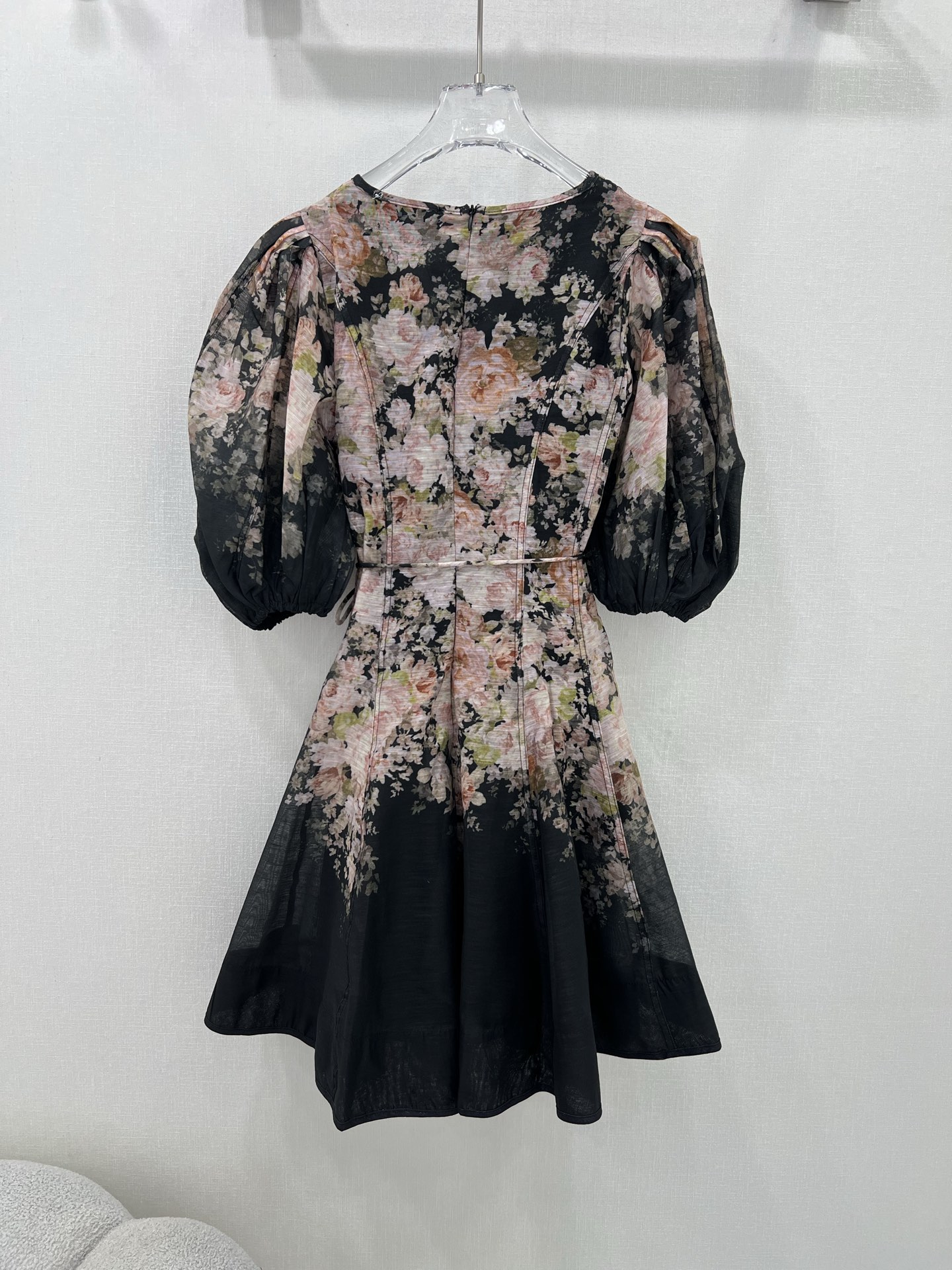 🔥🔥Zimmerman*兹/默曼 25新款连衣裙 V领蓬蓬泡泡袖公主袖设计 搭配定制腰带 腰部鱼骨撑 更