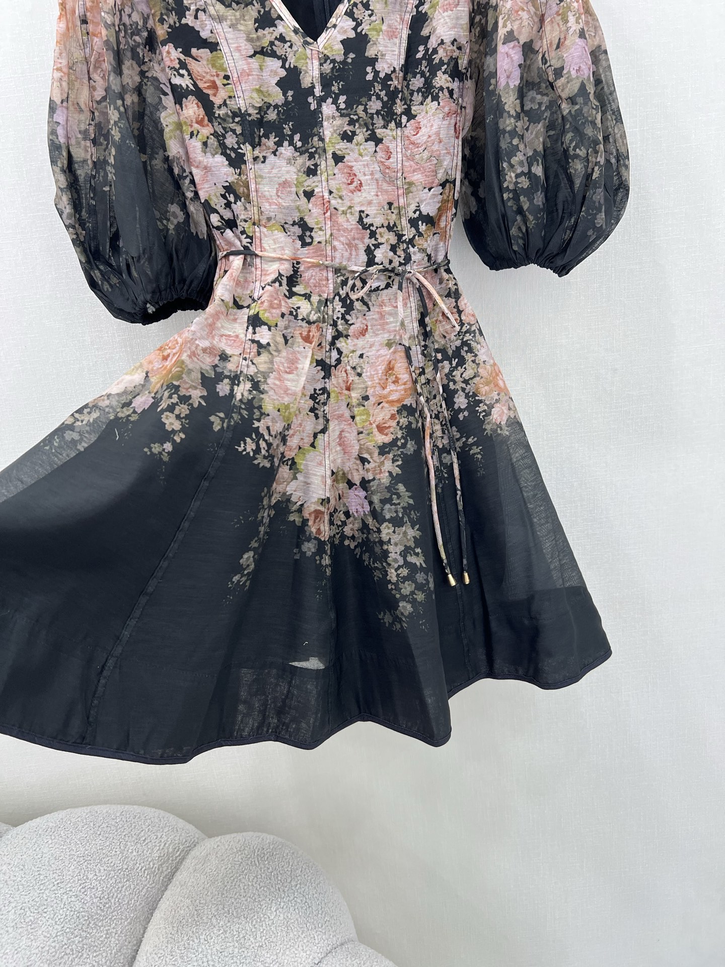 🔥🔥Zimmerman*兹/默曼 25新款连衣裙 V领蓬蓬泡泡袖公主袖设计 搭配定制腰带 腰部鱼骨撑 更