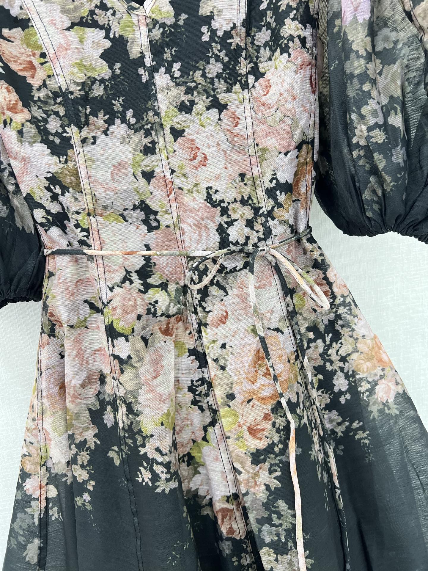 🔥🔥Zimmerman*兹/默曼 25新款连衣裙 V领蓬蓬泡泡袖公主袖设计 搭配定制腰带 腰部鱼骨撑 更