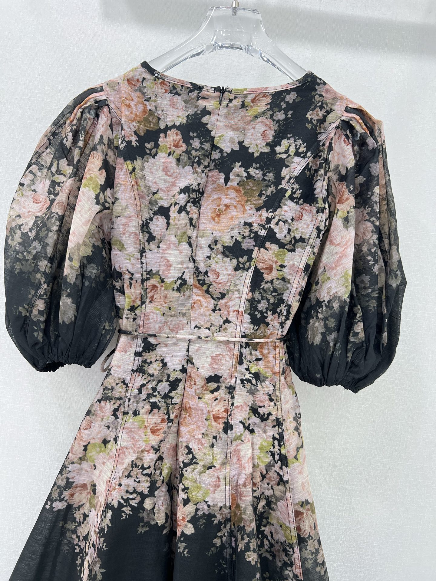 🔥🔥Zimmerman*兹/默曼 25新款连衣裙 V领蓬蓬泡泡袖公主袖设计 搭配定制腰带 腰部鱼骨撑 更