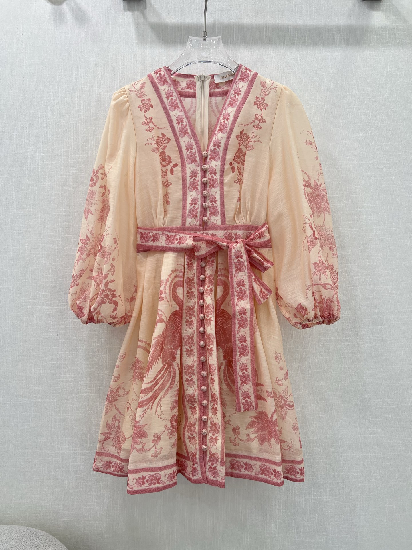 NO:639244,Zimmerman*/Zimmerman 25 new dress V-neck puffy puff sleeves princess sleeve design with customized belt and waist herringbone support, more slim and three-dimensional, tailoring for a good figure, full of luxurious flowers all over the body, 2 colors and 4 sizes SML XLB, Zimmerman-clothing, skirts, alexander wang19860909Zimmerman*兹/默曼 25新款连衣裙 V领蓬蓬泡泡袖公主袖设计 搭配定制腰带 腰部鱼骨撑 更加修身立体 剪裁好身材 通体花卉满满的奢靡高级感 2色4码SML XLB,兹默曼-服装,skirts,alexander wang,Women's clothing