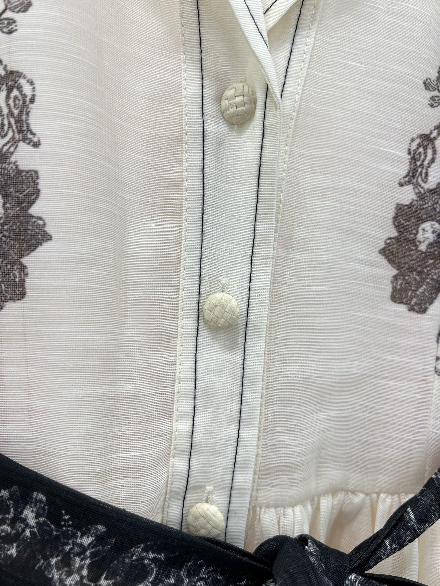 💰🔥🔥Zimmerman*兹/默曼25早春新款连衣裙 翻领定位花长款连衣裙👗选用亚麻面料制成，上身采用纽