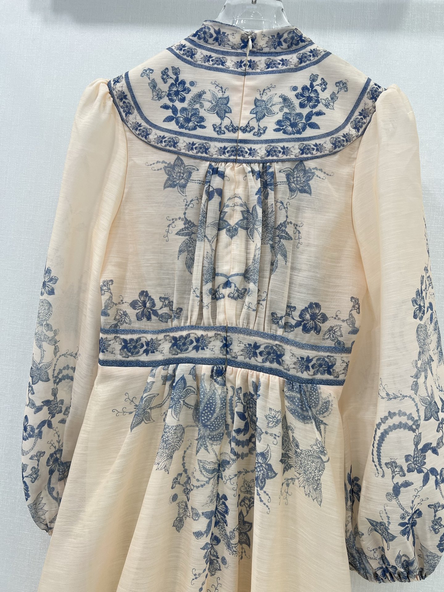 🔥🔥Zimmerman*兹/默曼 25新款连衣裙 V领蓬蓬泡泡袖公主袖设计 搭配定制腰带 腰部收腰设计 