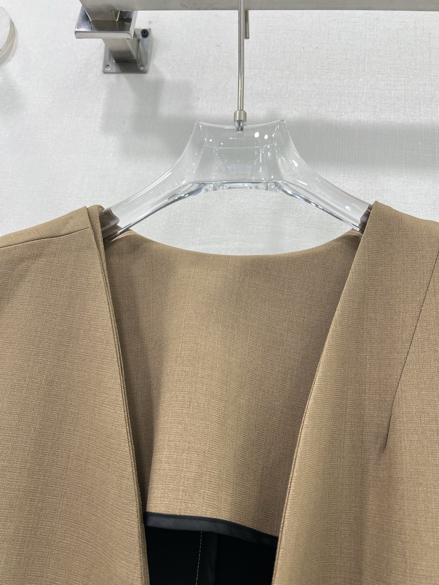 Stylish and Comfortable P679 Suit with Two New Coats for High-Quality Comfort - 图片 2