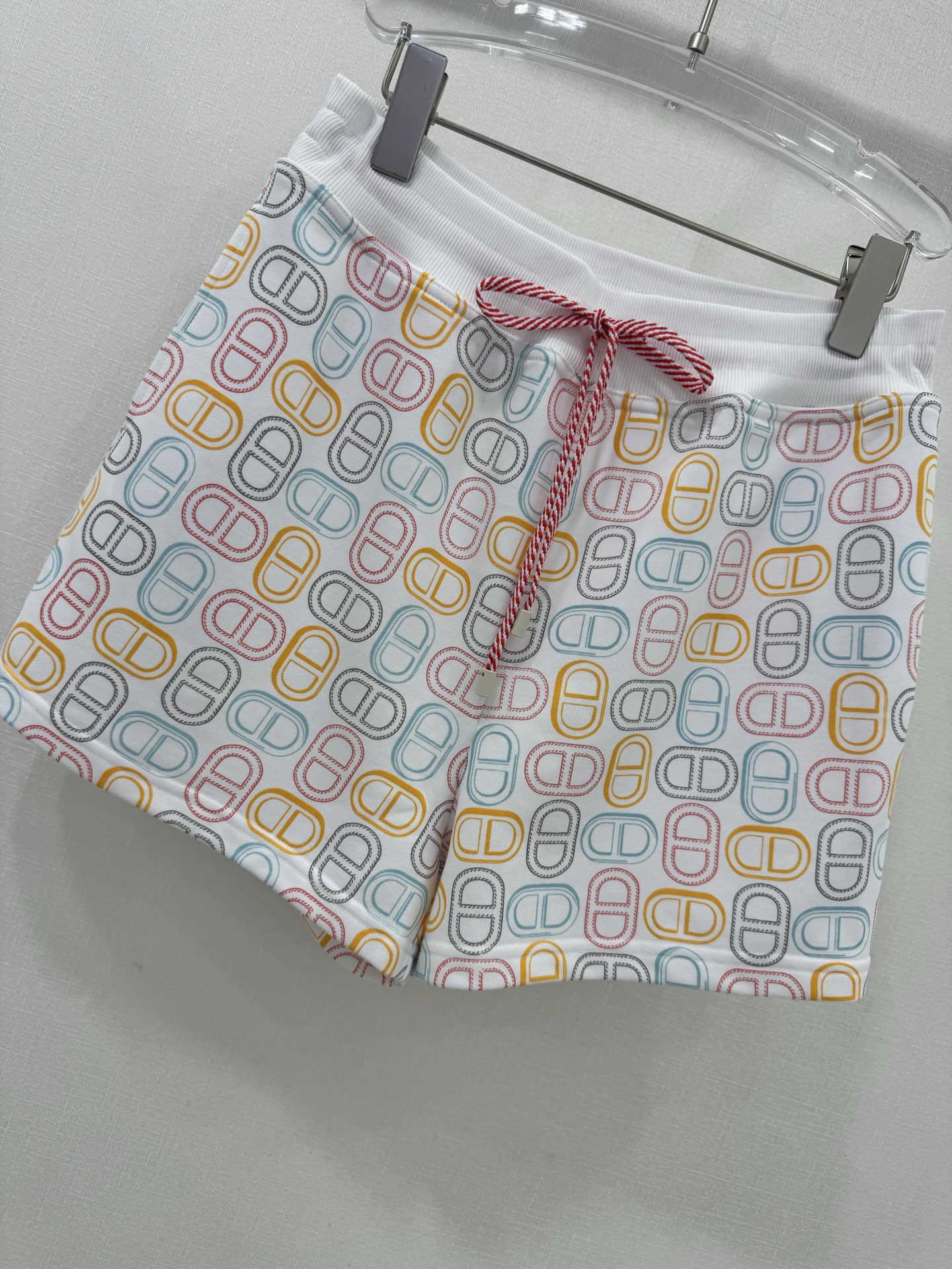 “High-Quality Customized Female Sports Suit with Unique Design Features” - 图片 5
