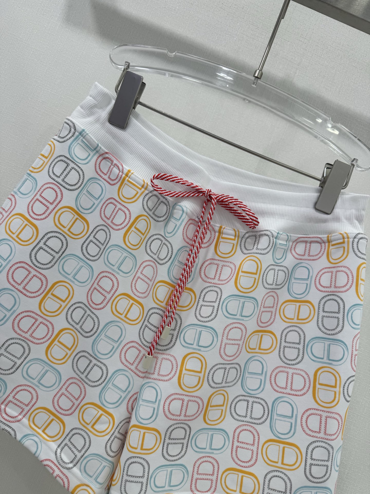 “High-Quality Customized Female Sports Suit with Unique Design Features” - 图片 4