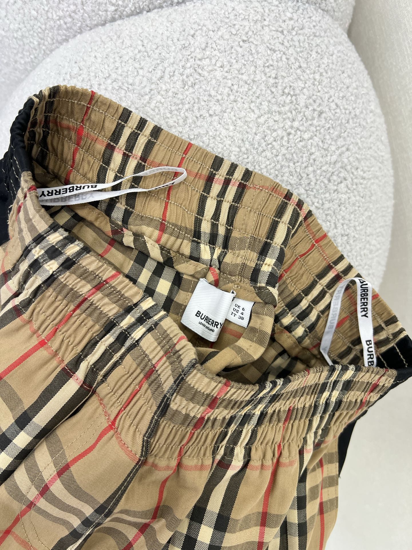 “New Burberry 25SS Women’s Suit: Waist-tightening, Comfortable, Fashion-forward” - 图片 6