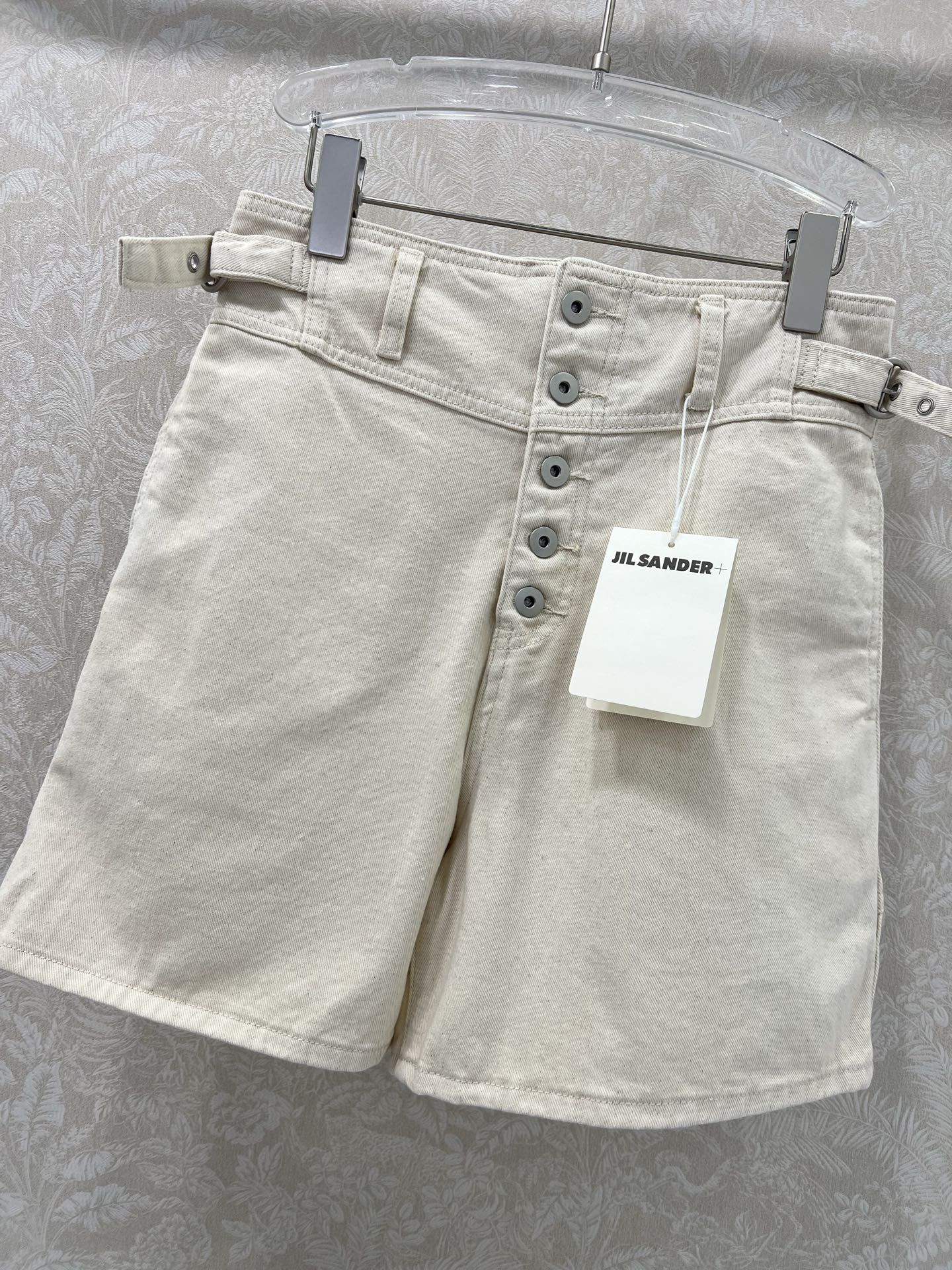 Luxurious Female Suit with Unique Design and Comfortable Fit, Featuring Jil Sande Decorations - 图片 5