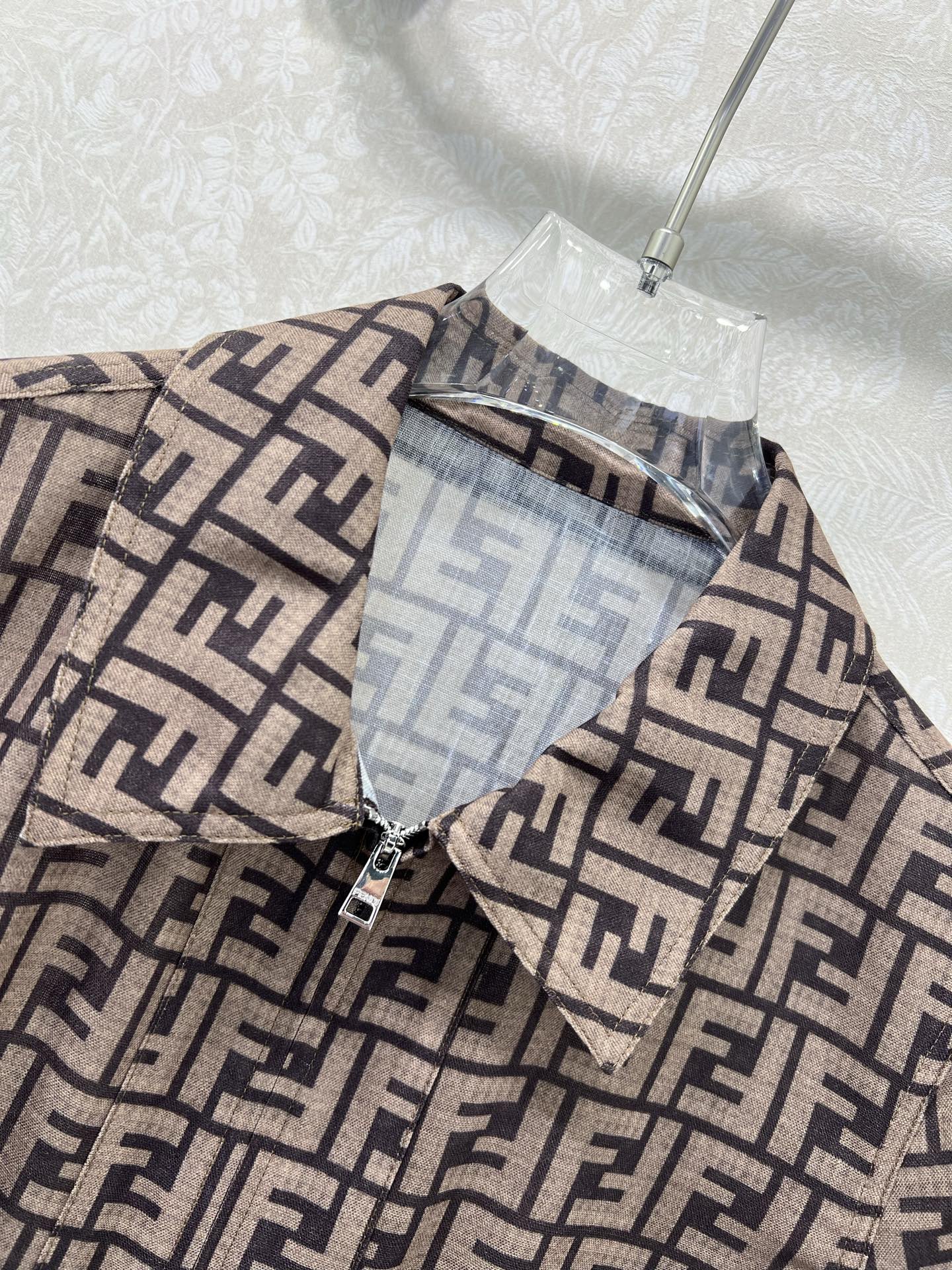 “Original Hard-Core Female Suit with Fend*25: Thin Custom Version in Sync Series – Jackets & Shorts” - 图片 2