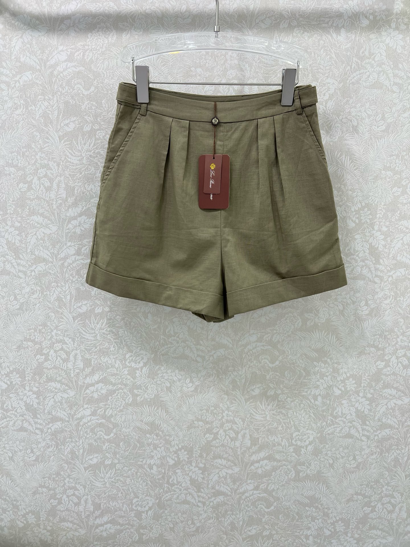Stylish P403 Female Suit with LP 58 Shorts for Comfortable Daily Wear - 图片 1