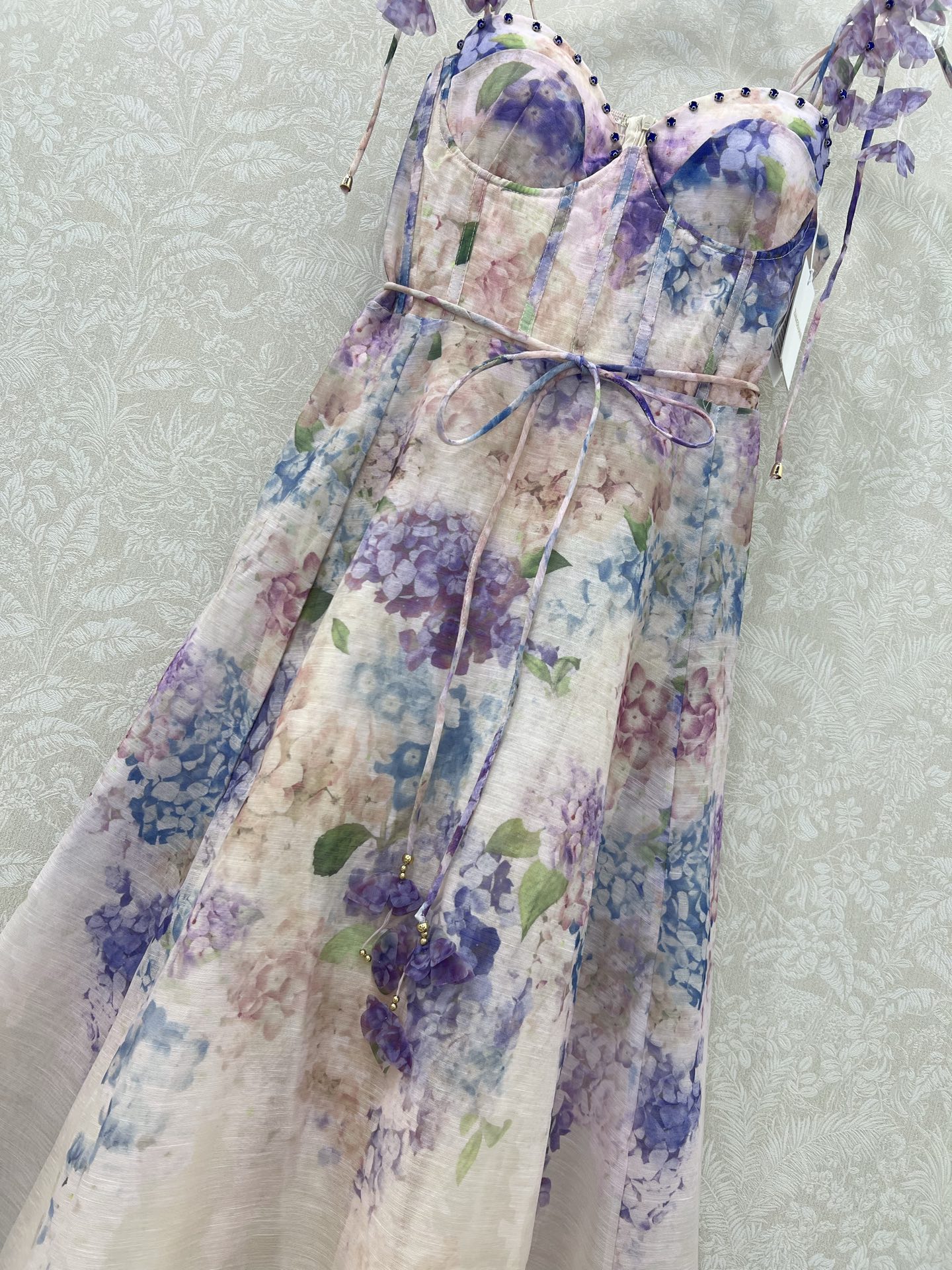 🔥🔥ZIMMERM*25新款繁花簇锦印花吊带连衣裙 肩带订钻立体花装饰 胸前订钻腰身褶皱勾勒腰线让人眼前