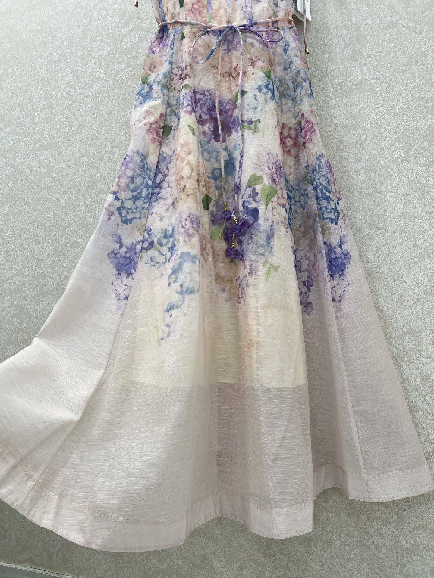 🔥🔥ZIMMERM*25新款繁花簇锦印花吊带连衣裙 肩带订钻立体花装饰 胸前订钻腰身褶皱勾勒腰线让人眼前