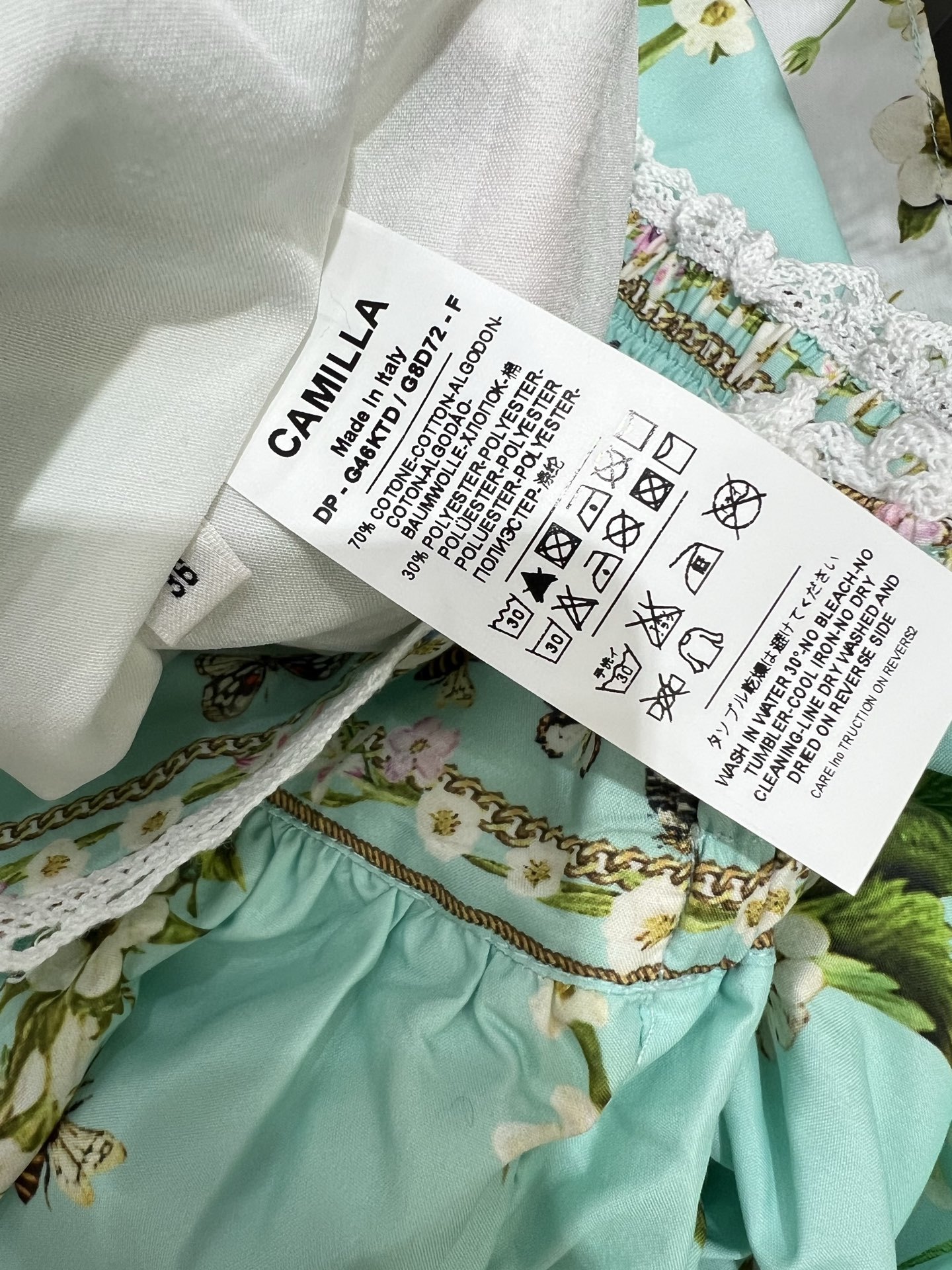 Australian Brand Camilla: Small Woman Packaged with V-Coloured Blouse and Skirt - 图片 7