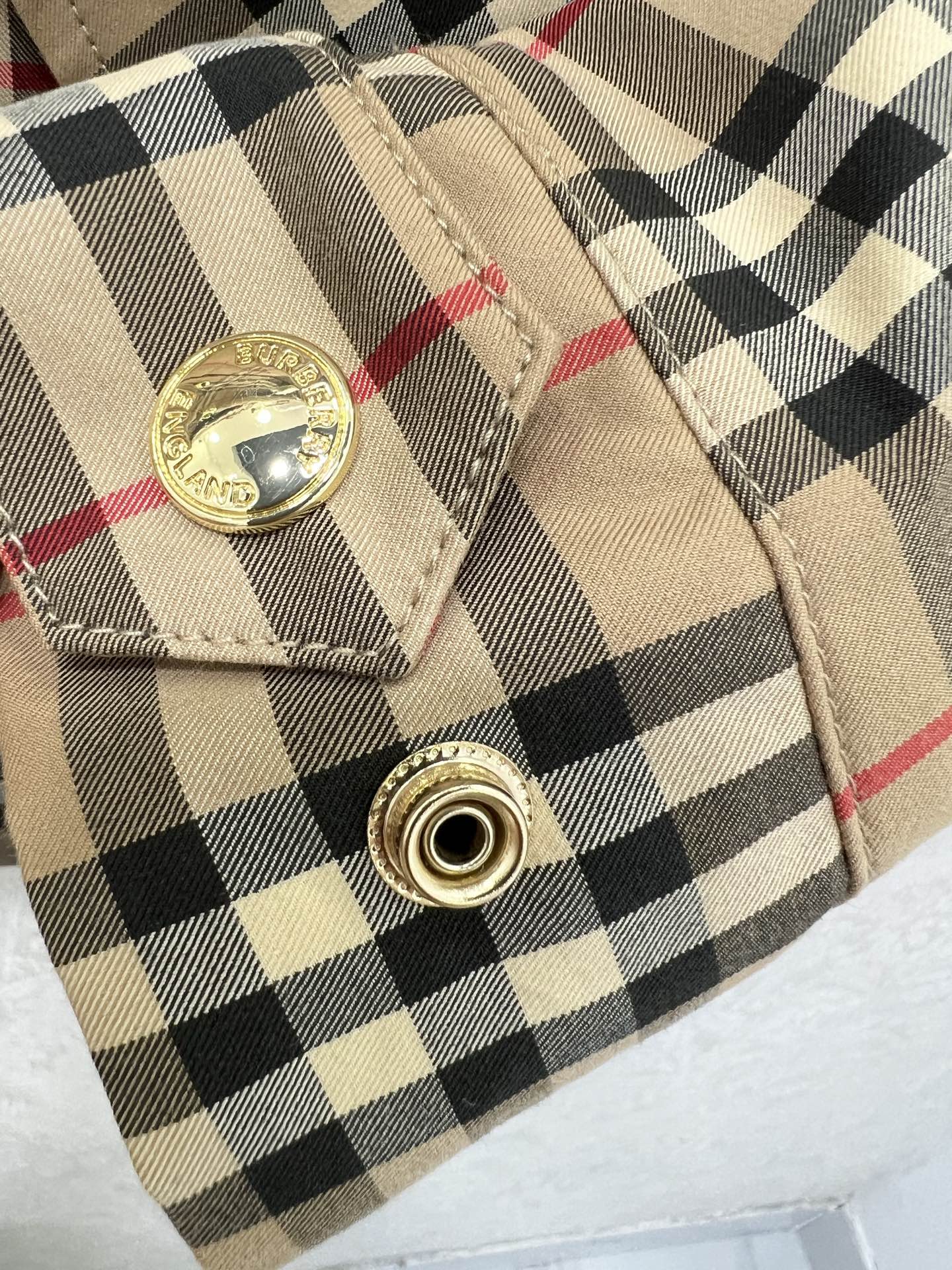 Burberry Women's Checkered Drawstring Hooded Jacket - Classic Style 7 i1751377784102 5861 0 6