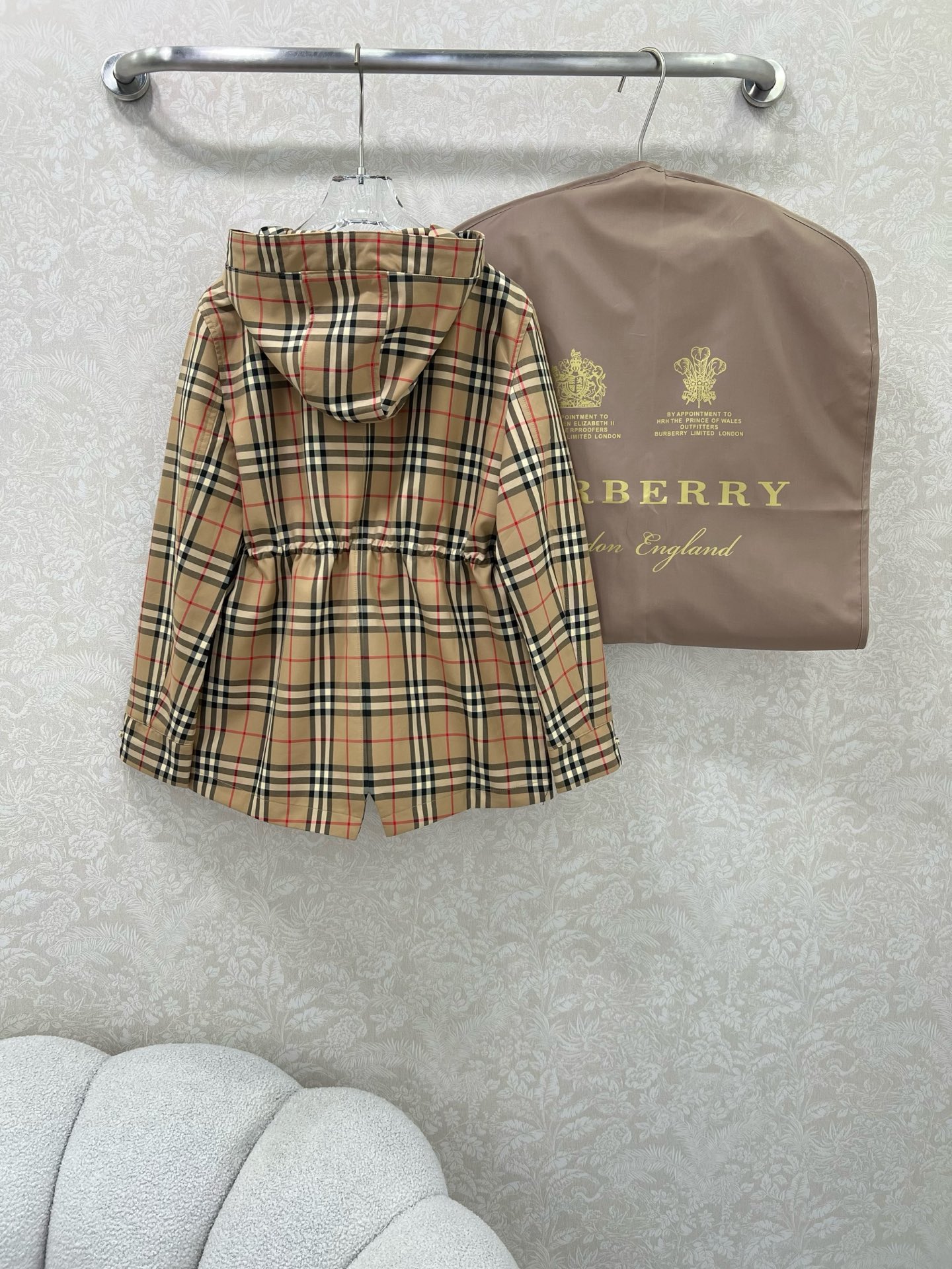 Burberry Women's Checkered Drawstring Hooded Jacket - Classic Style 10 i1751377784986 4877 0 1