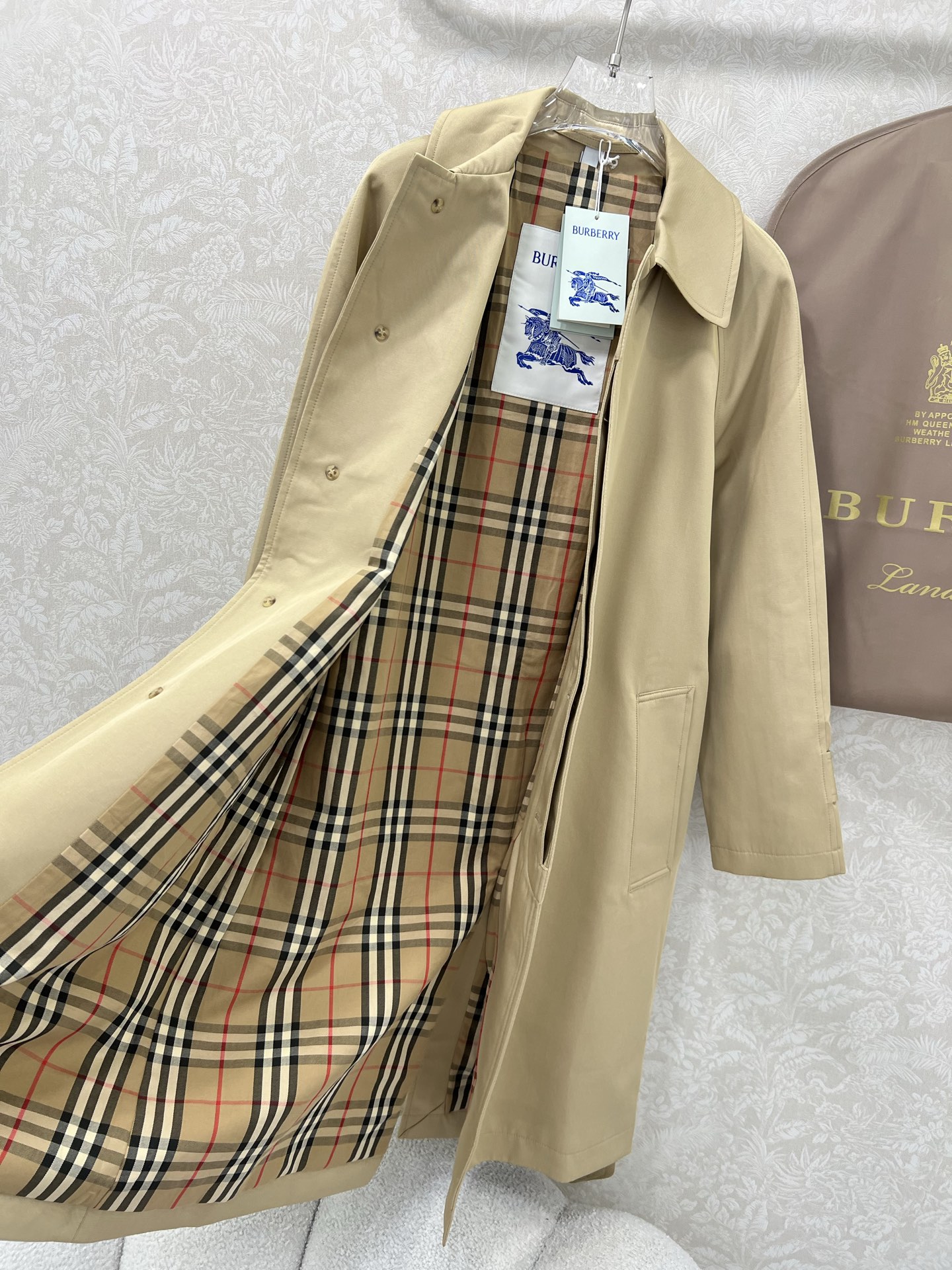 Burberry Women's Trench Coat - Lightweight, Vintage Check, Belted, S-XL 7 i1751377958692 6849 0 5