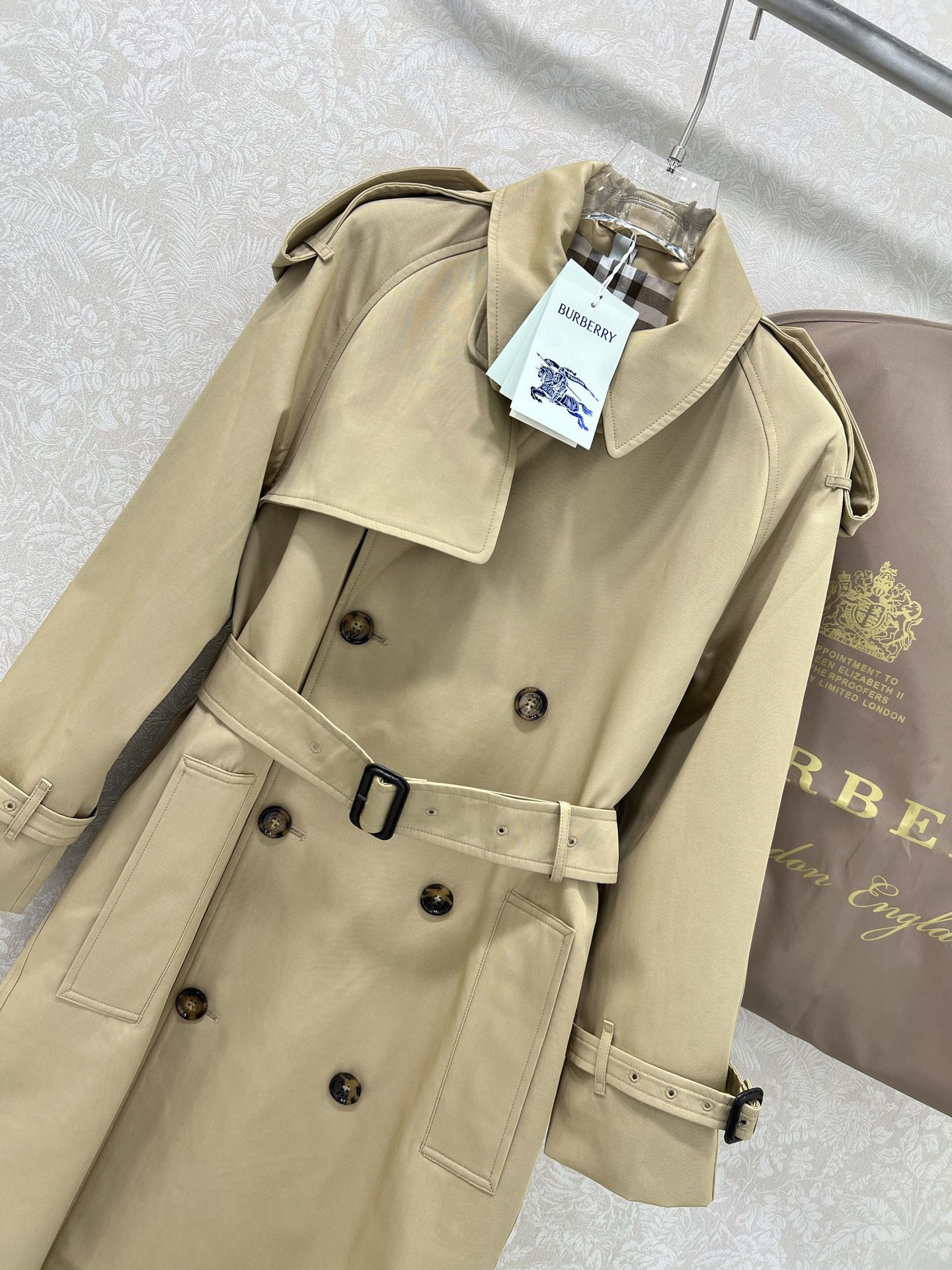 Burberry Trench Coat Women's 2024 Fall - Classic Style with Gradient Design 4 i1751378130845 8668 0 3