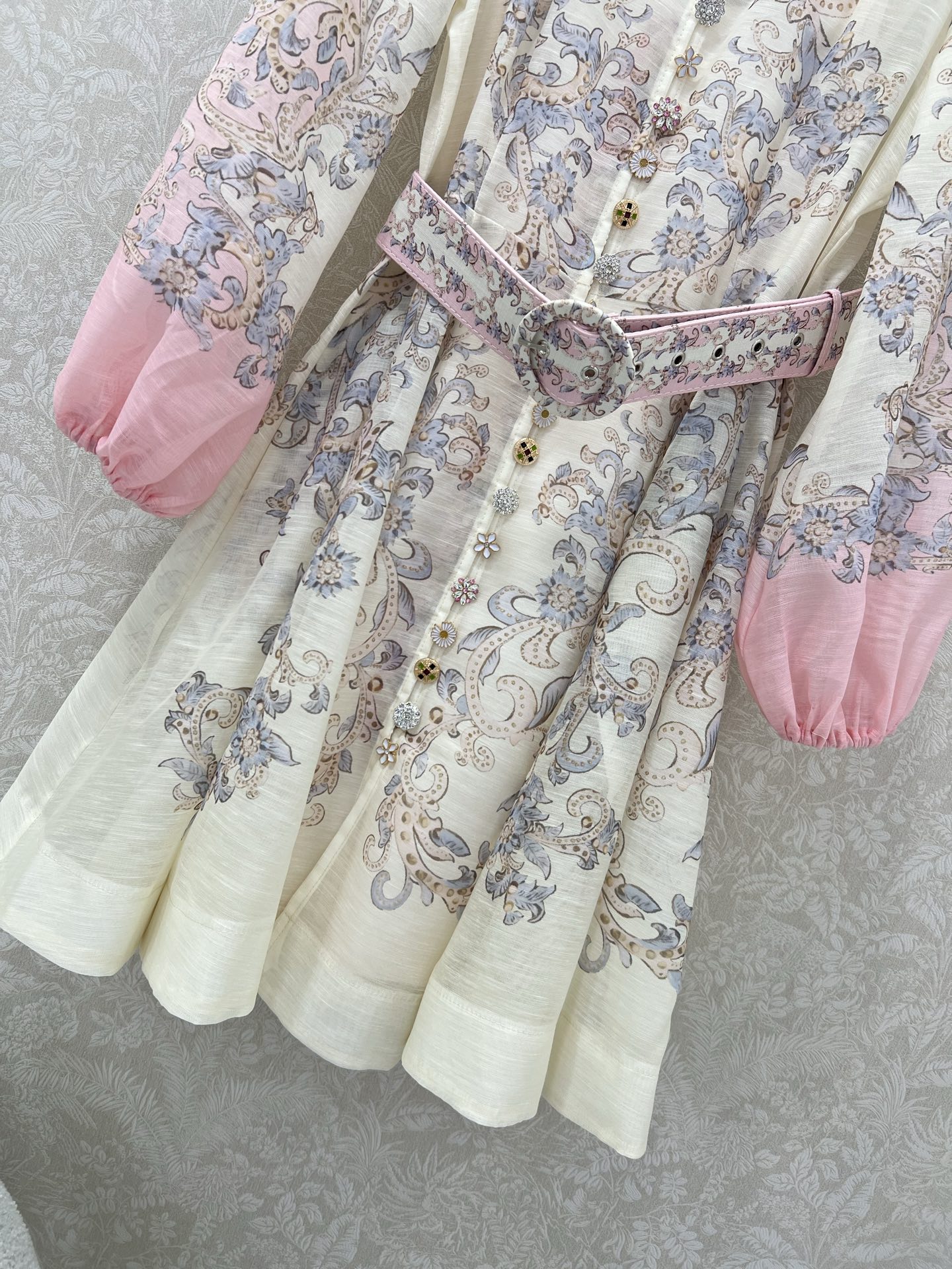 🔥🔥Zimmerman*兹/默曼 25新款百花渐变系列 同步上新啦~短款‼️连衣裙 小立领和灯笼袖设计 