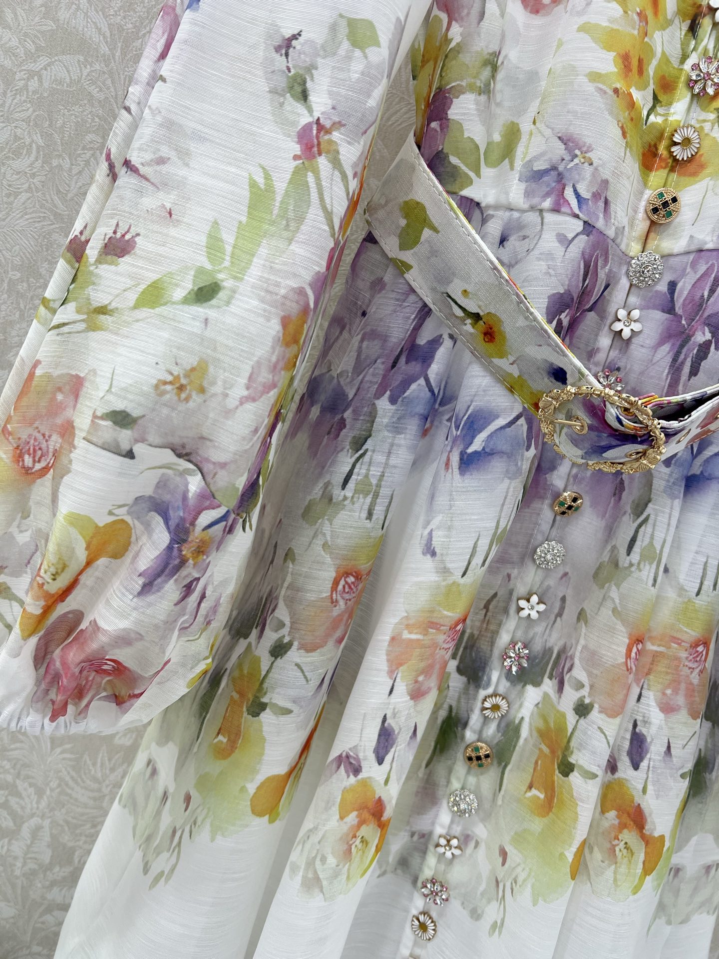 🔥🔥Zimmerman*兹/默曼 25新款百花系列 同步上新啦~短款‼️连衣裙 小立领和灯笼袖设计 前襟