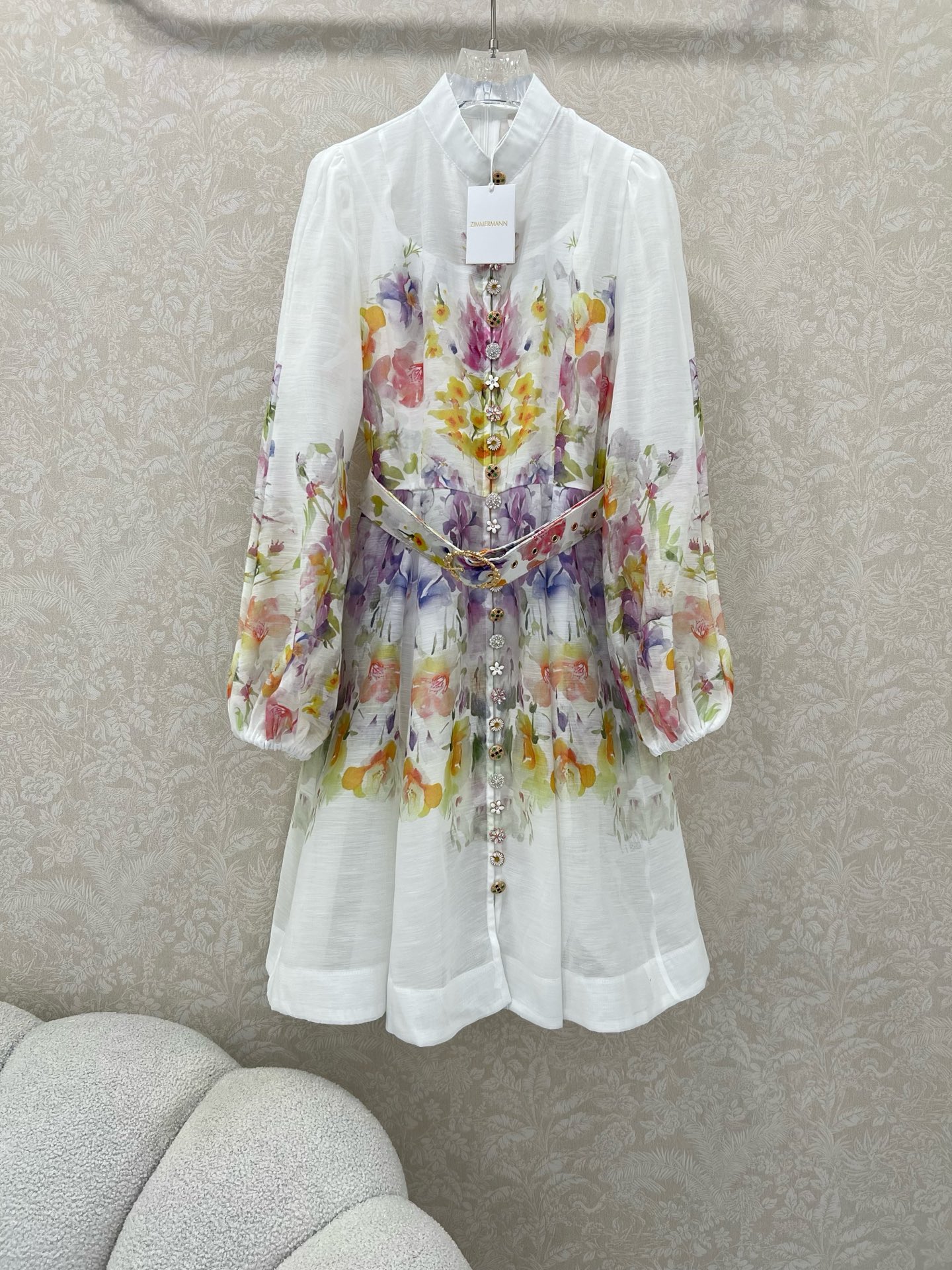 🔥🔥Zimmerman*兹/默曼 25新款百花系列 同步上新啦~短款‼️连衣裙 小立领和灯笼袖设计 前襟