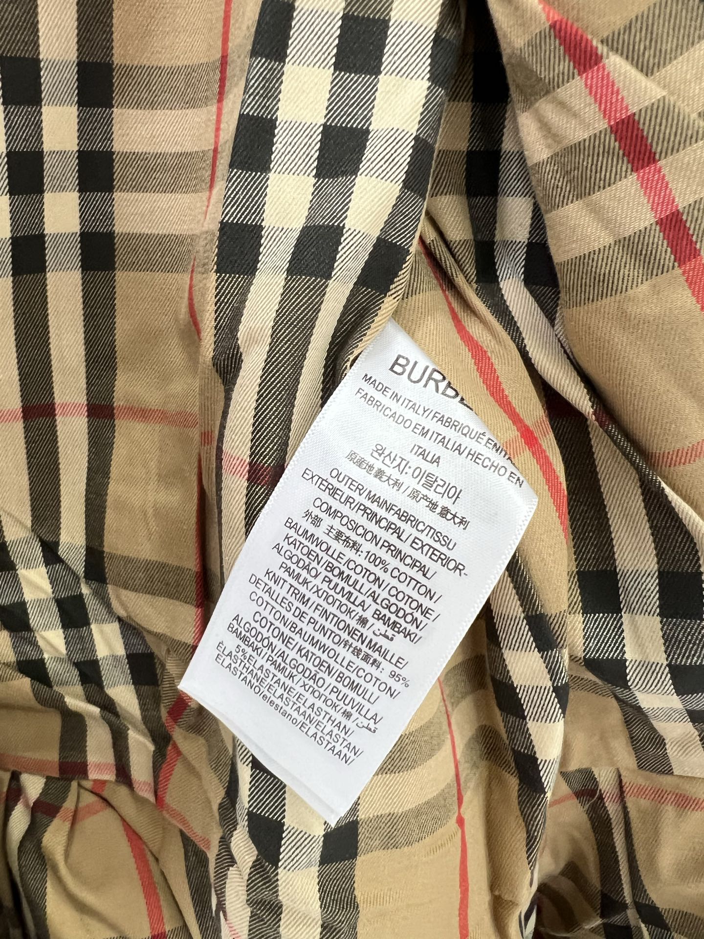 🔥🔥Burbe*ry25新款短款风衣外套 （不配防尘袋‼️）双排扣荷叶摆短款风衣🧥 经典翻领双排扣口袋立