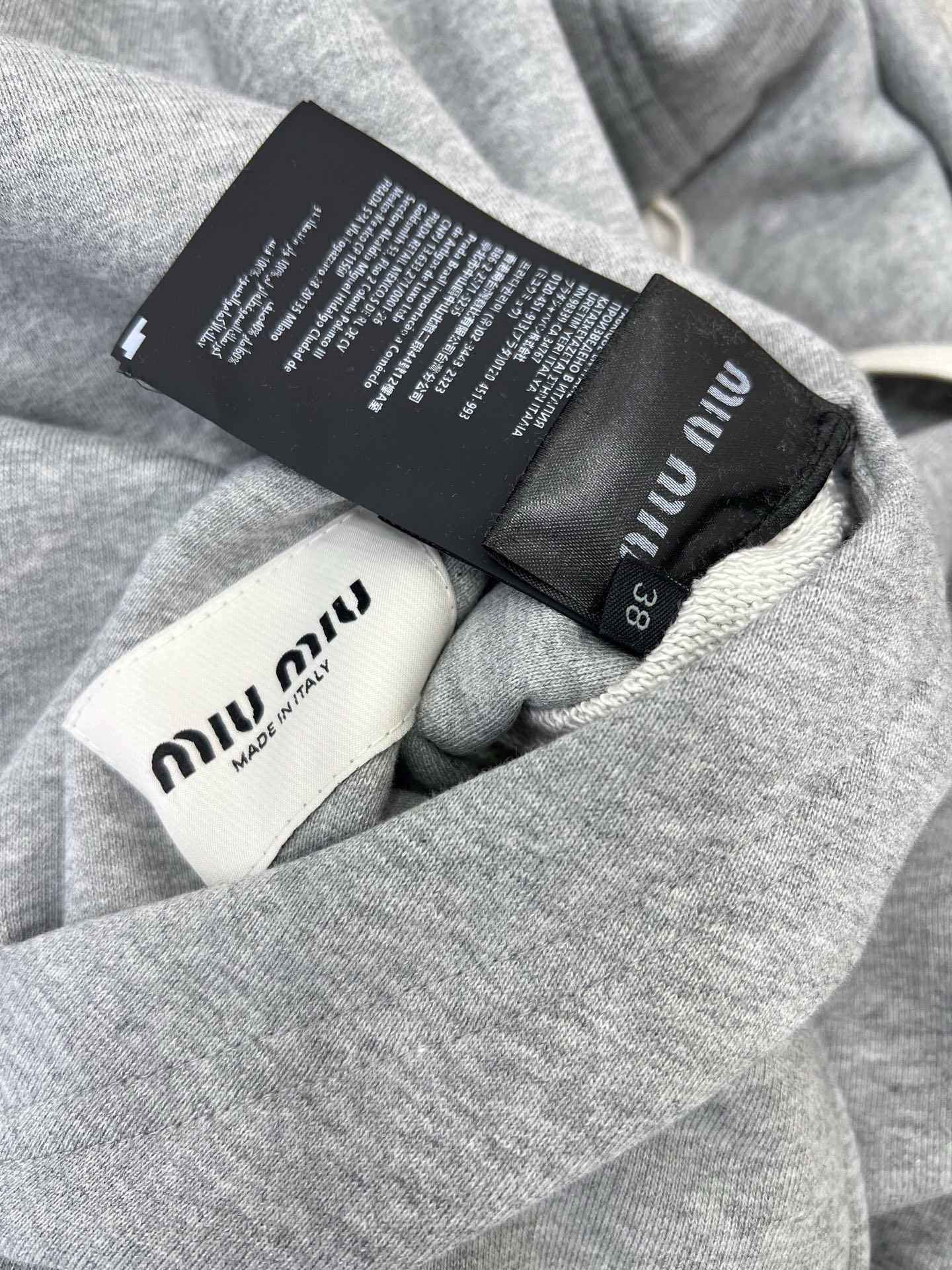 🔥🔥miuMi*25新款系知识分子时髦风overzise连帽卫衣外套！双面可穿设计，格蕾系灰色卫衣面料拼